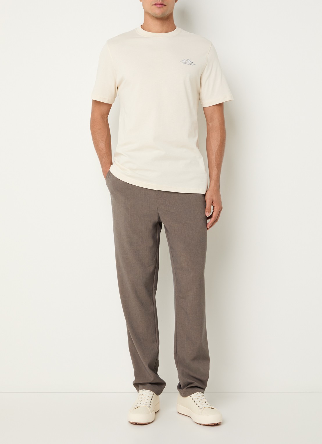 Les Deux Ben Globe T-shirt met logo- en backprint - voorkant 4 creme