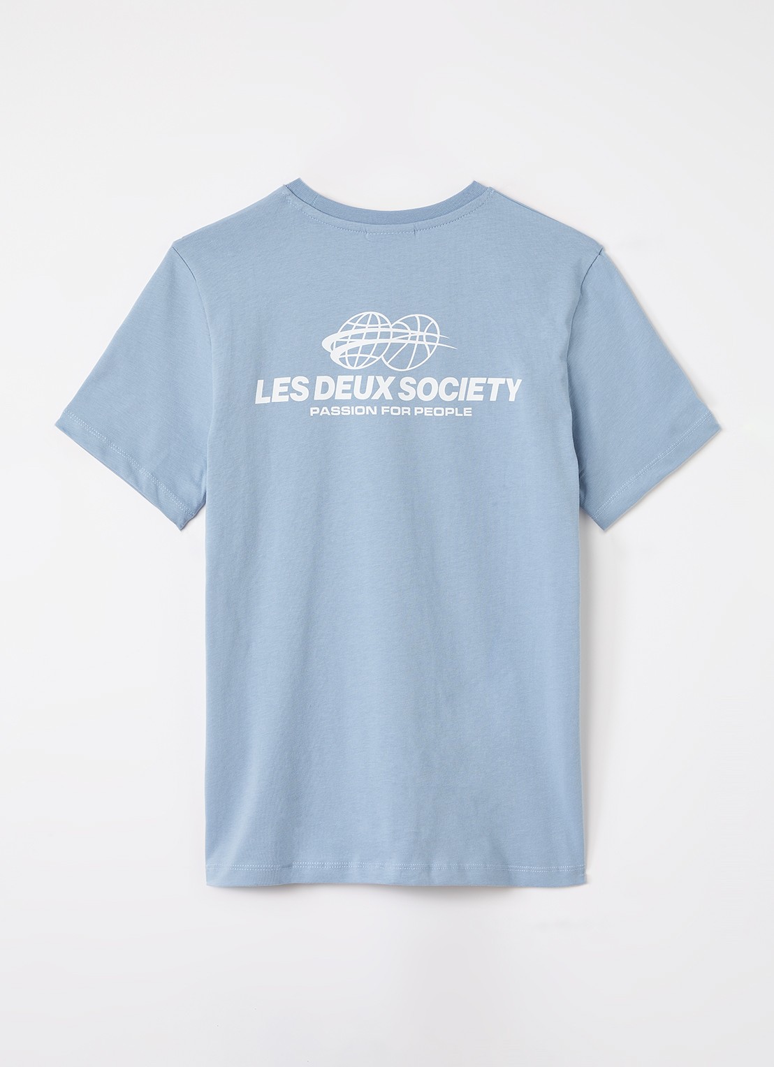 Les Deux Exhibition T-shirt met logo- en backprint - voorkant 2 lichtblauw