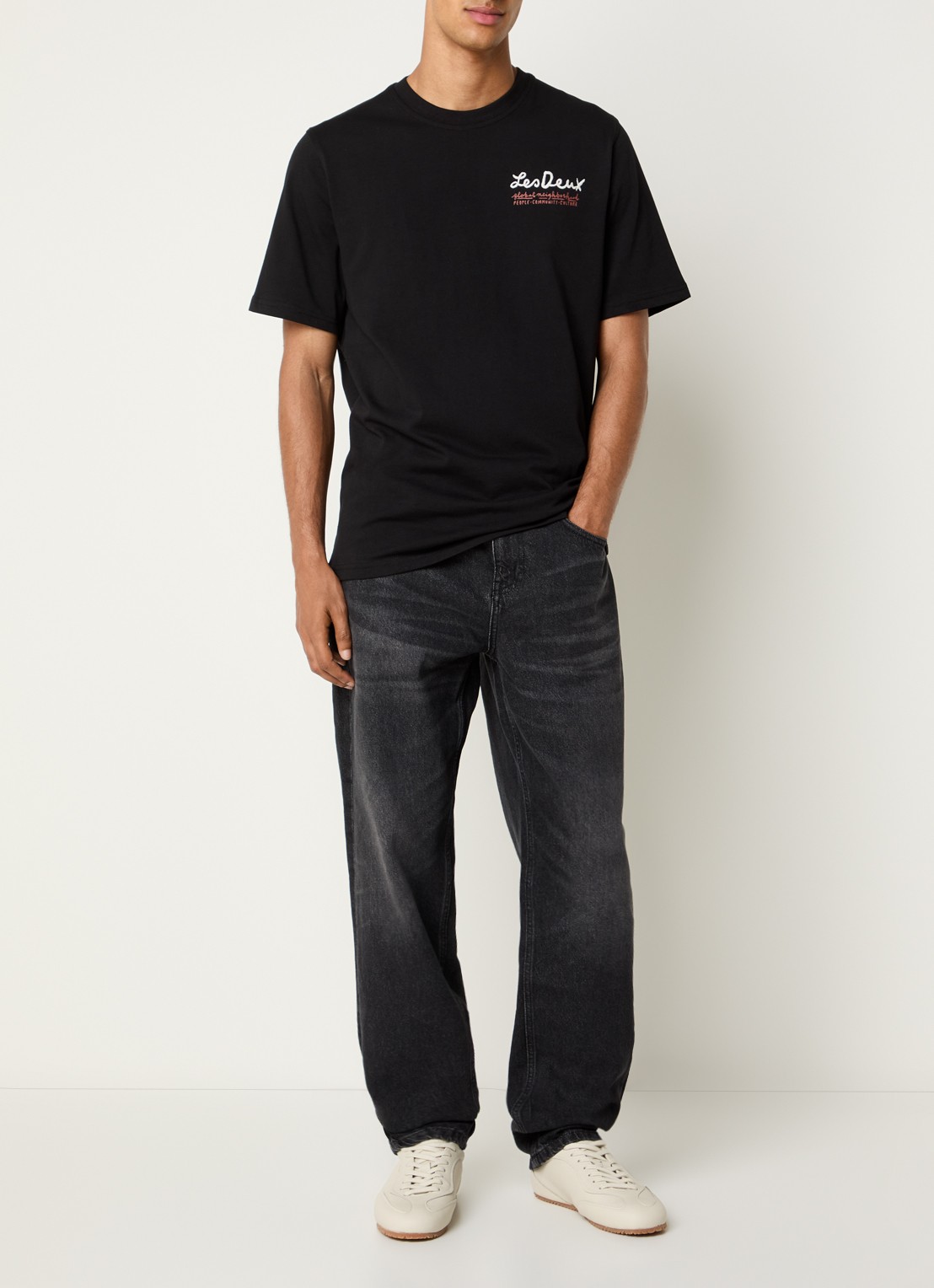 Les Deux Rural T-shirt met logoborduring en backprint - voorkant 2 zwart