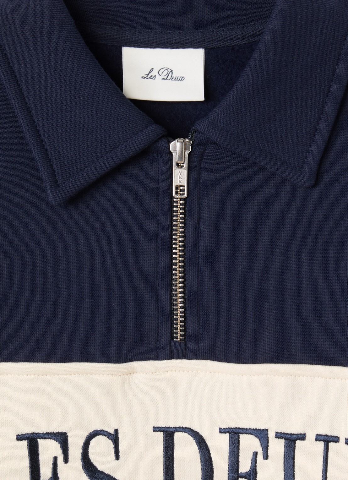 Les Deux Sweater met logoborduring - detail donkerblauw