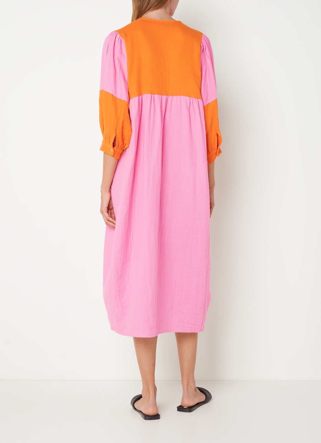 Les Jumelles Imani midi strandjurk met V-hals - achterkant roze