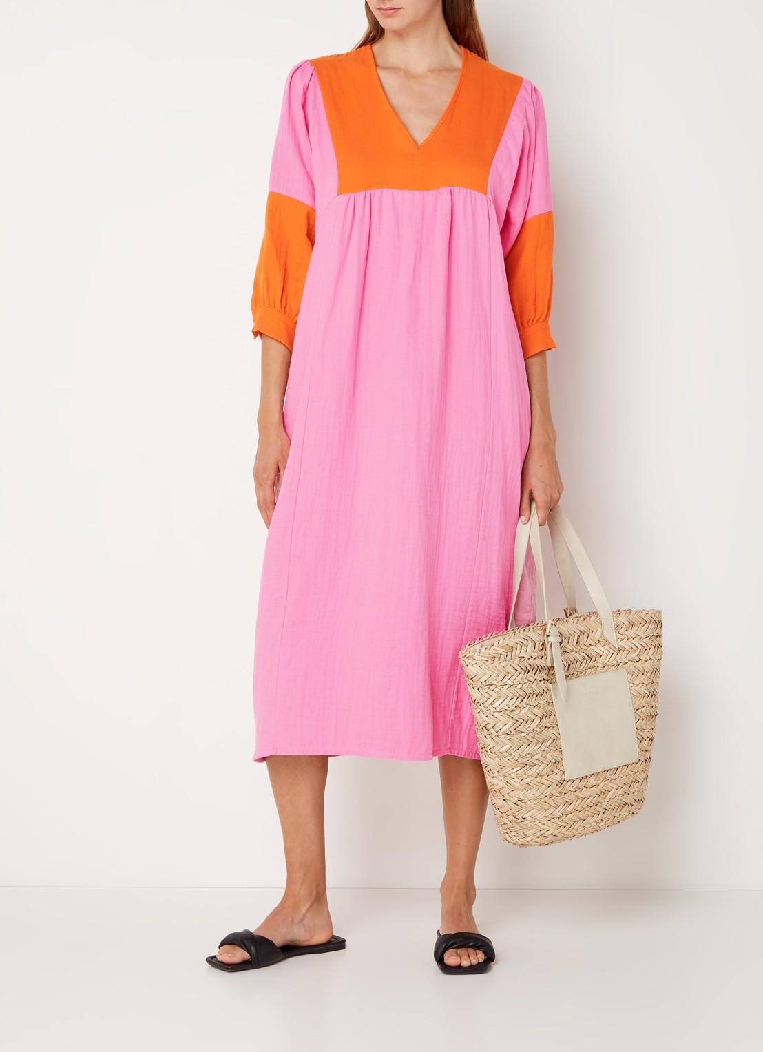 Les Jumelles Imani midi strandjurk met V-hals - voorkant 3 roze