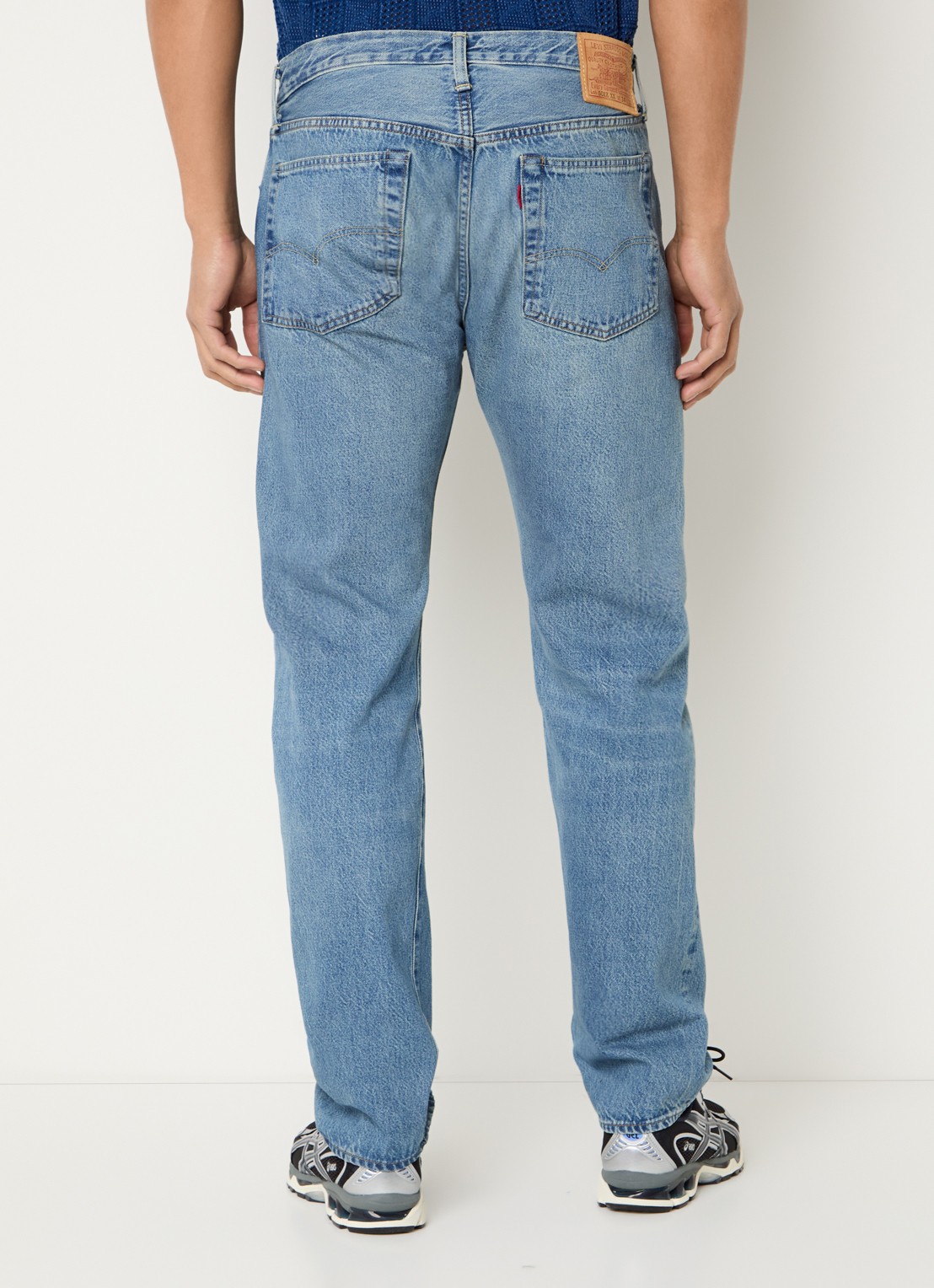 Levi's 1954 501 straight leg jeans van  katoen met medium wassing - achterkant 2 indigo