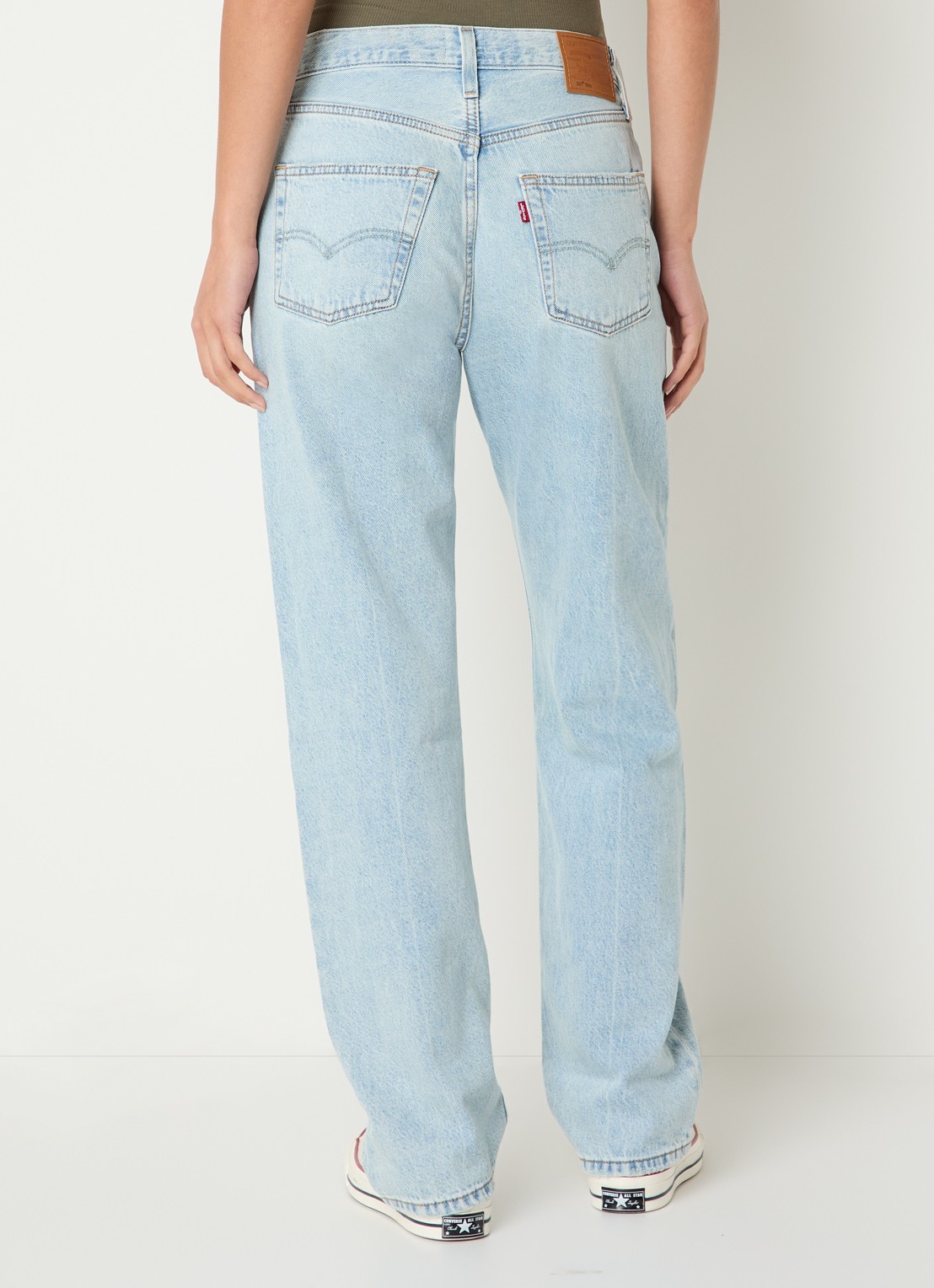 Levi's 501 90s mid waist straight leg jeans met lichte wassing - achterkant 3 indigo