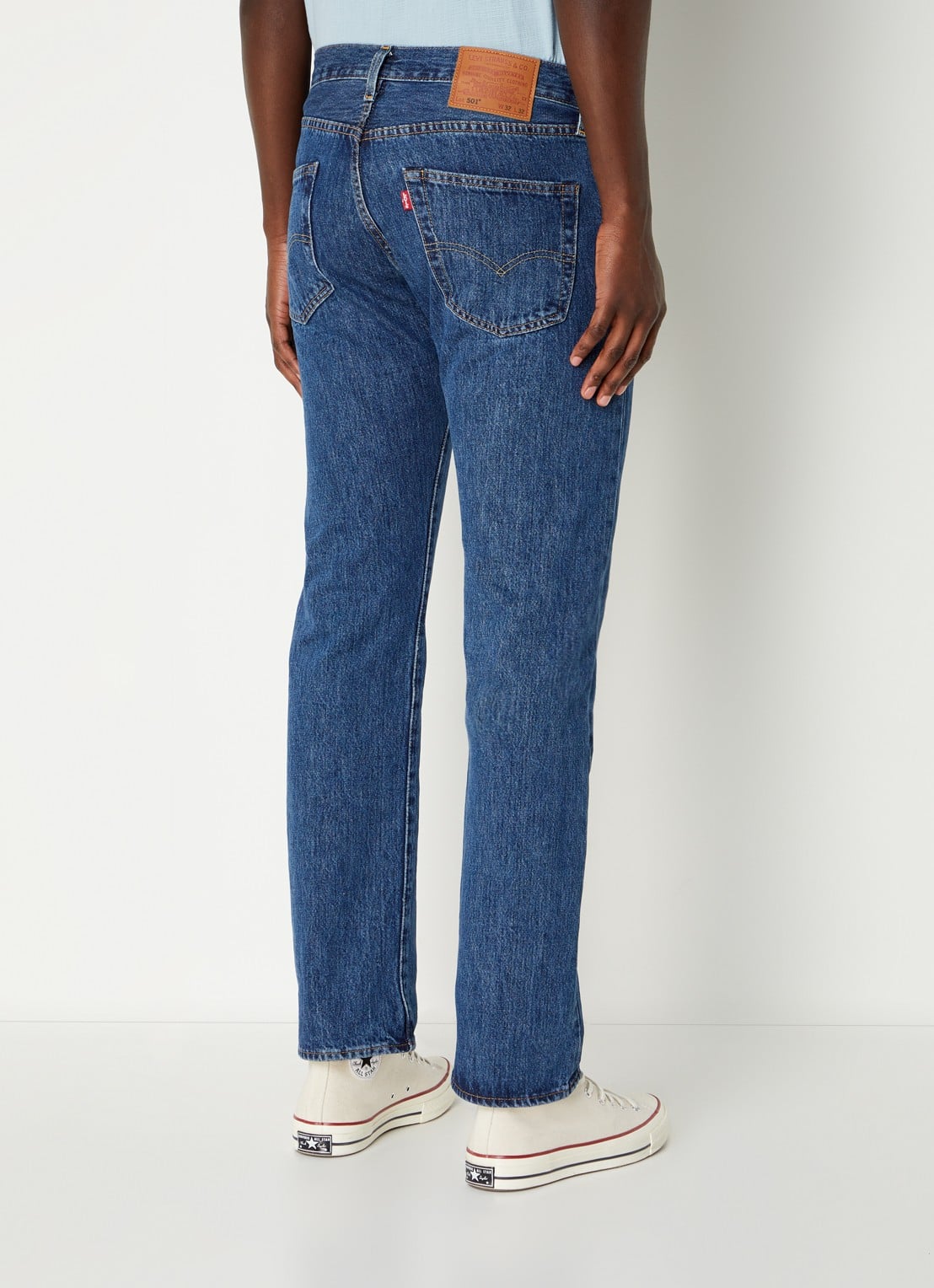 Levi's 501 high rise straight leg jeans met stonewash - achterkant indigo