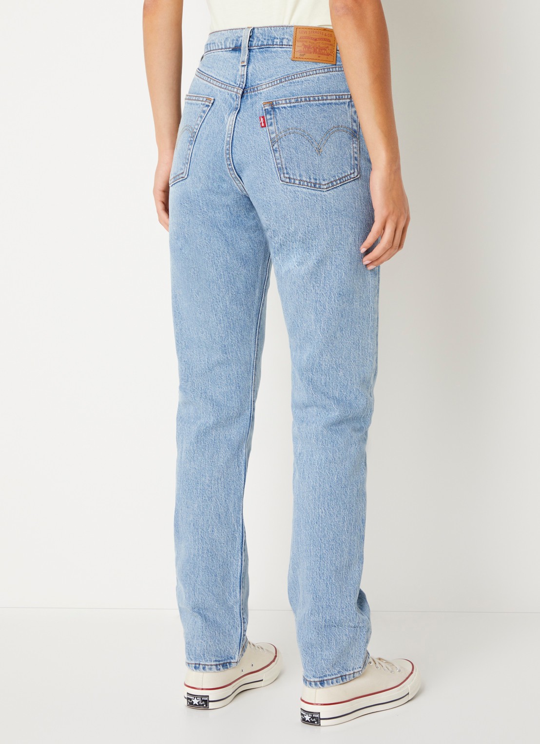 Levi's 501 high waist slim fit jeans met lichte wassing - achterkant indigo