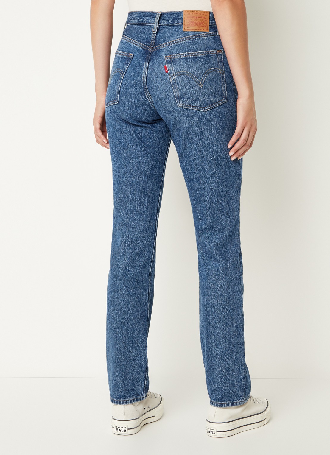 Levi's 501 high waist straight leg jeans met medium wassing - achterkant 9 indigo