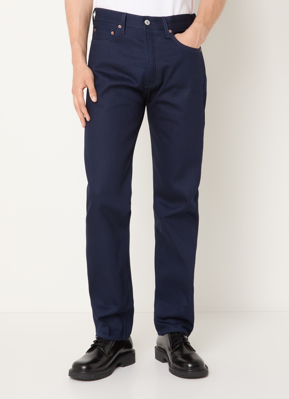 Levi's 501 slim fit jeans met donkere wassing - detail indigo