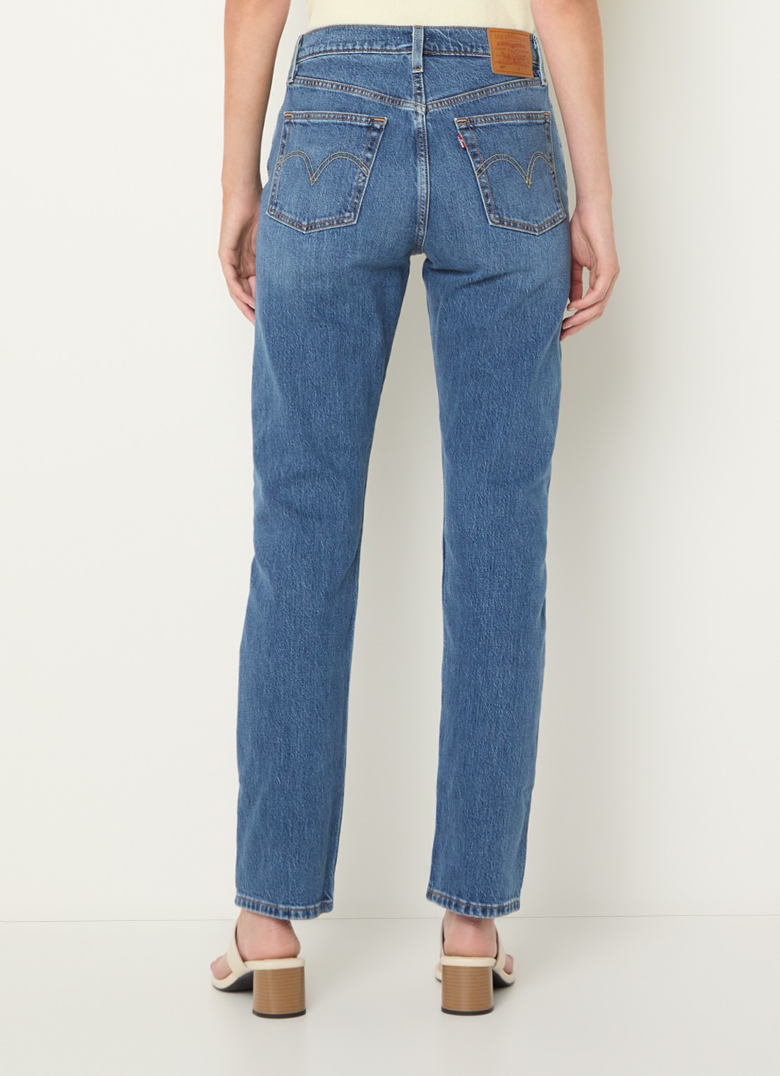 Levi's 501 slim fit jeans met medium wassing - achterkant 5 indigo