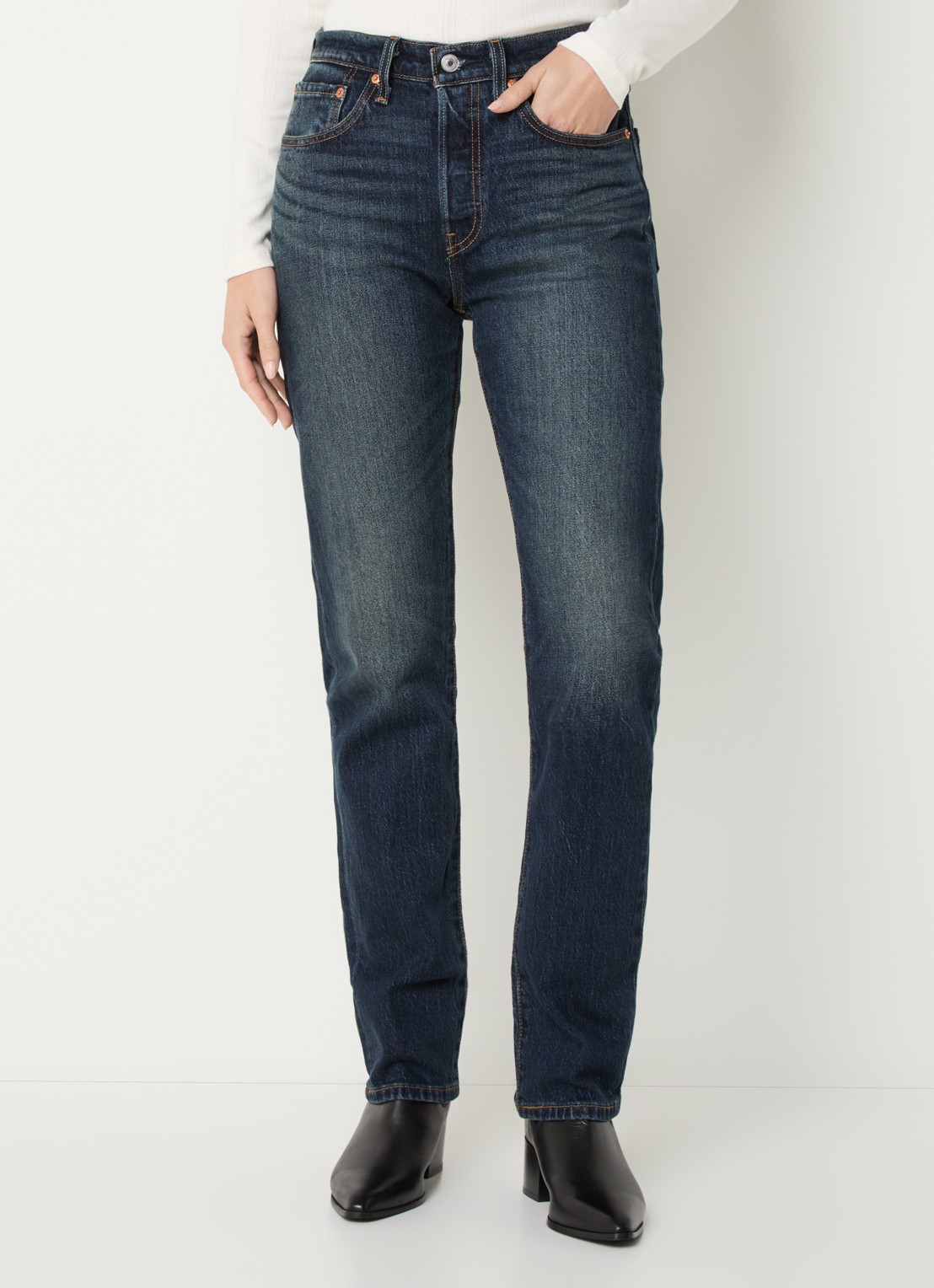 Levi's 501 straight fit jeans met donkere wassing - detail 3 indigo