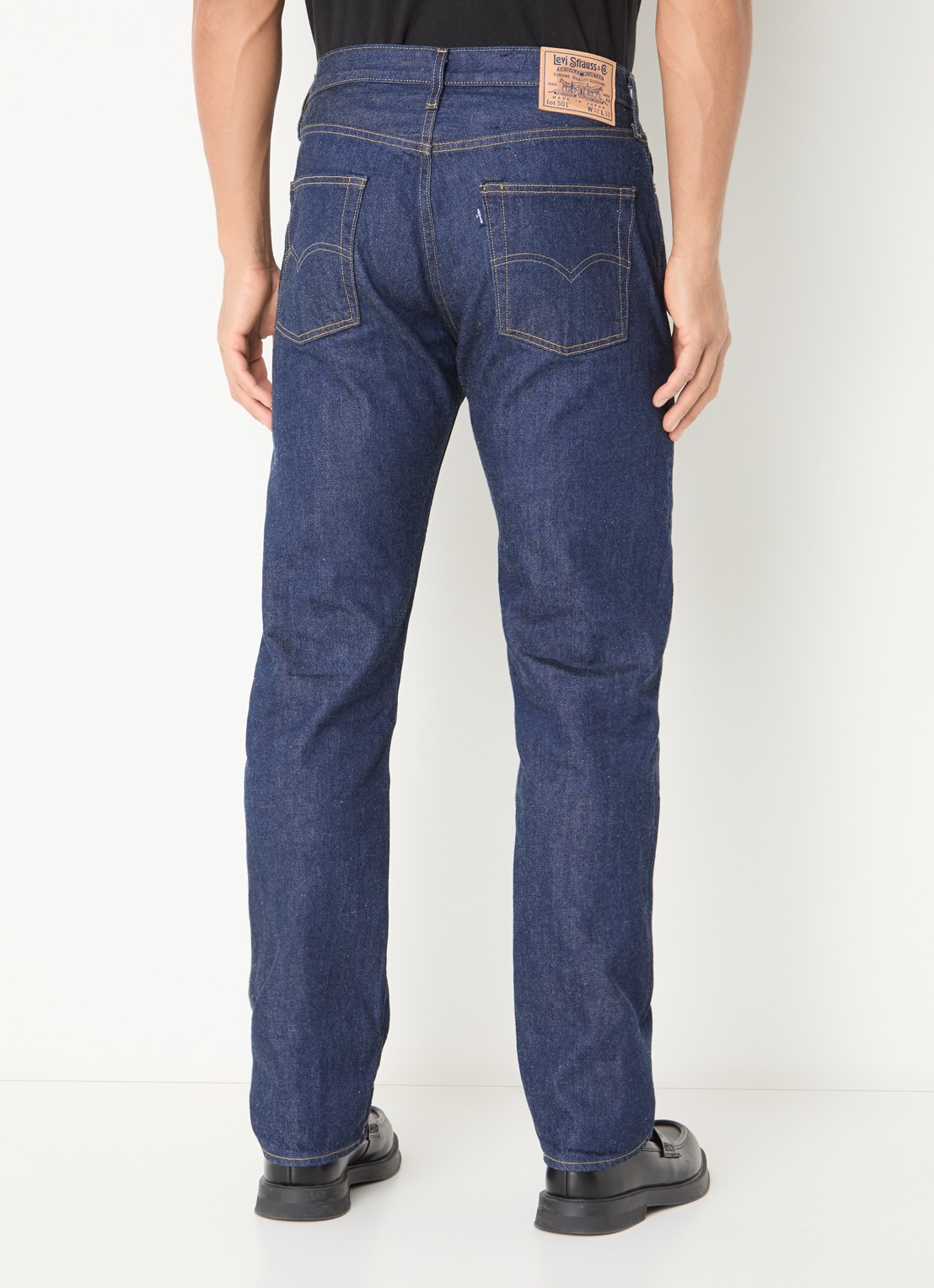 Levi's 501 straight leg jeans met donkere wassing - achterkant indigo