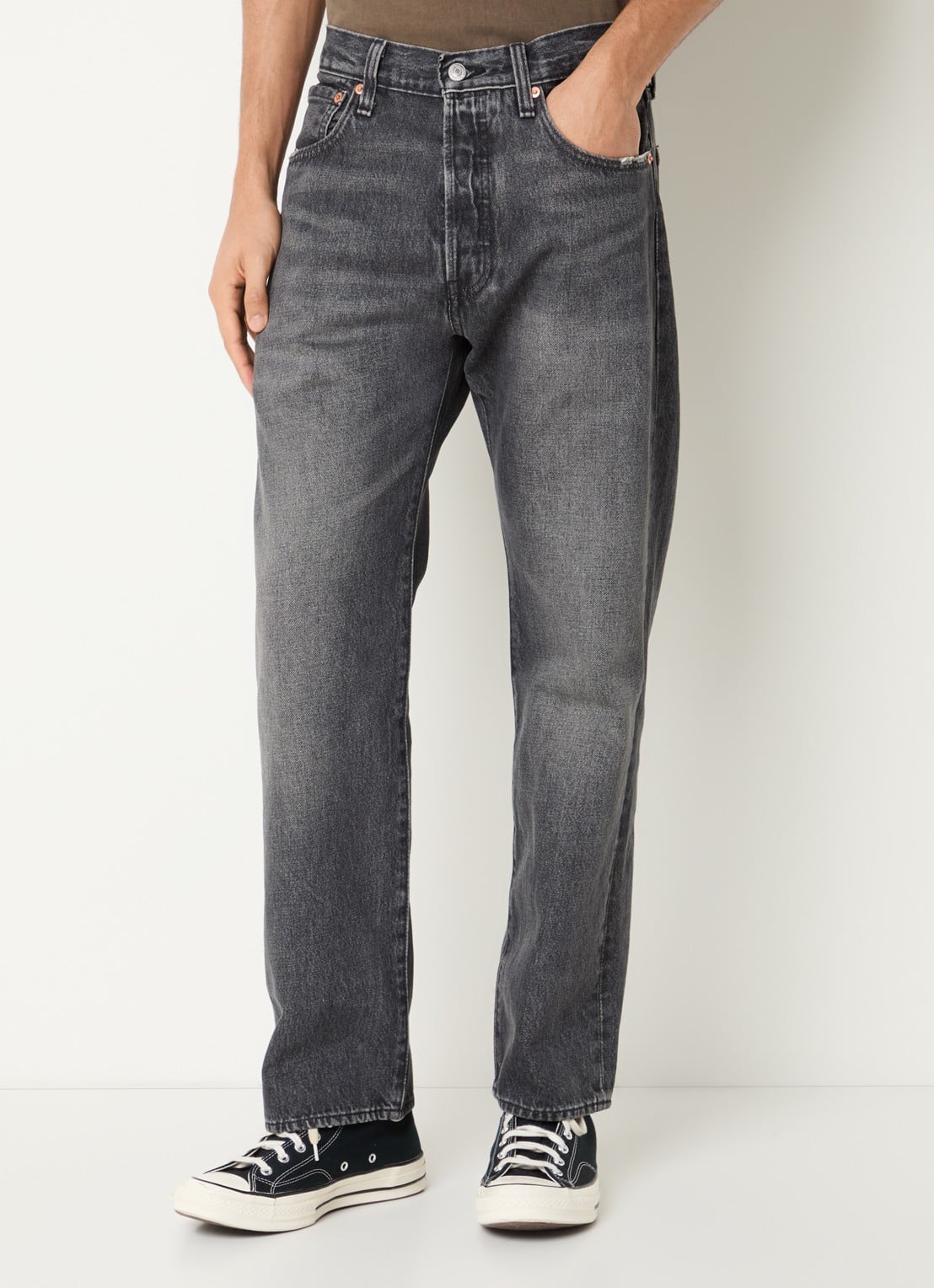 Levi's 501 straight leg jeans met gekleurde wassing - detail 4 middengrijs
