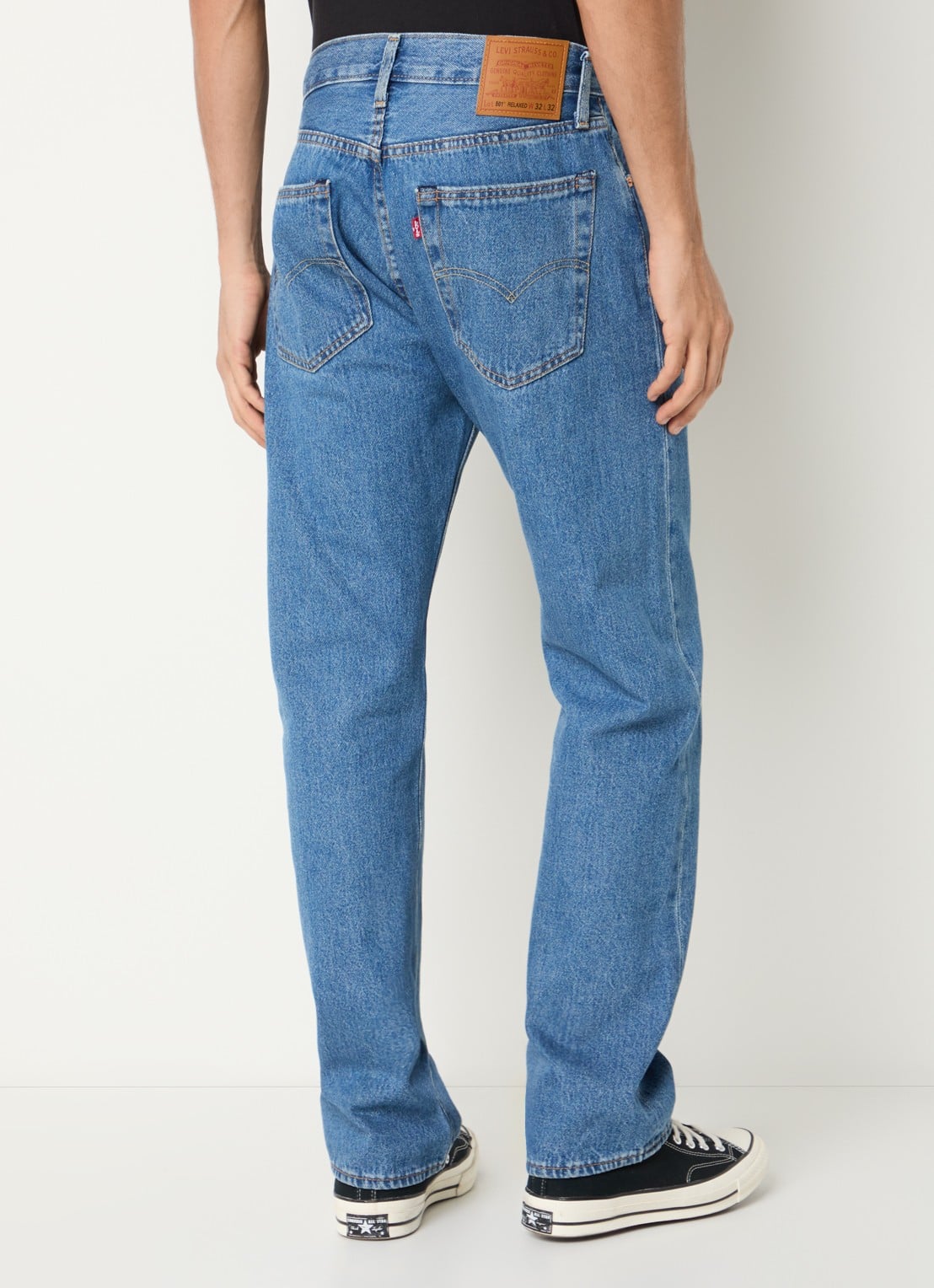 Levi's 501 straight leg jeans met medium wassing - achterkant 5 indigo