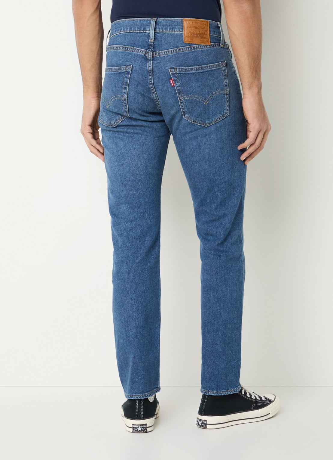 Levi's 502 skinny jeans met lichte wassing - achterkant indigo