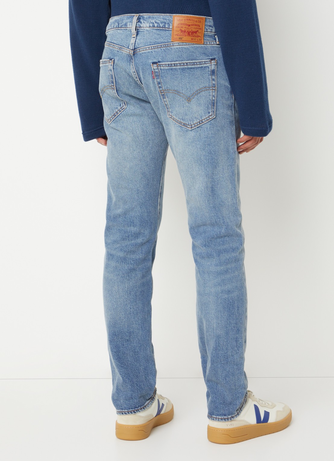 Levi's 502 slim fit jeans met medium wassing - achterkant 3 indigo