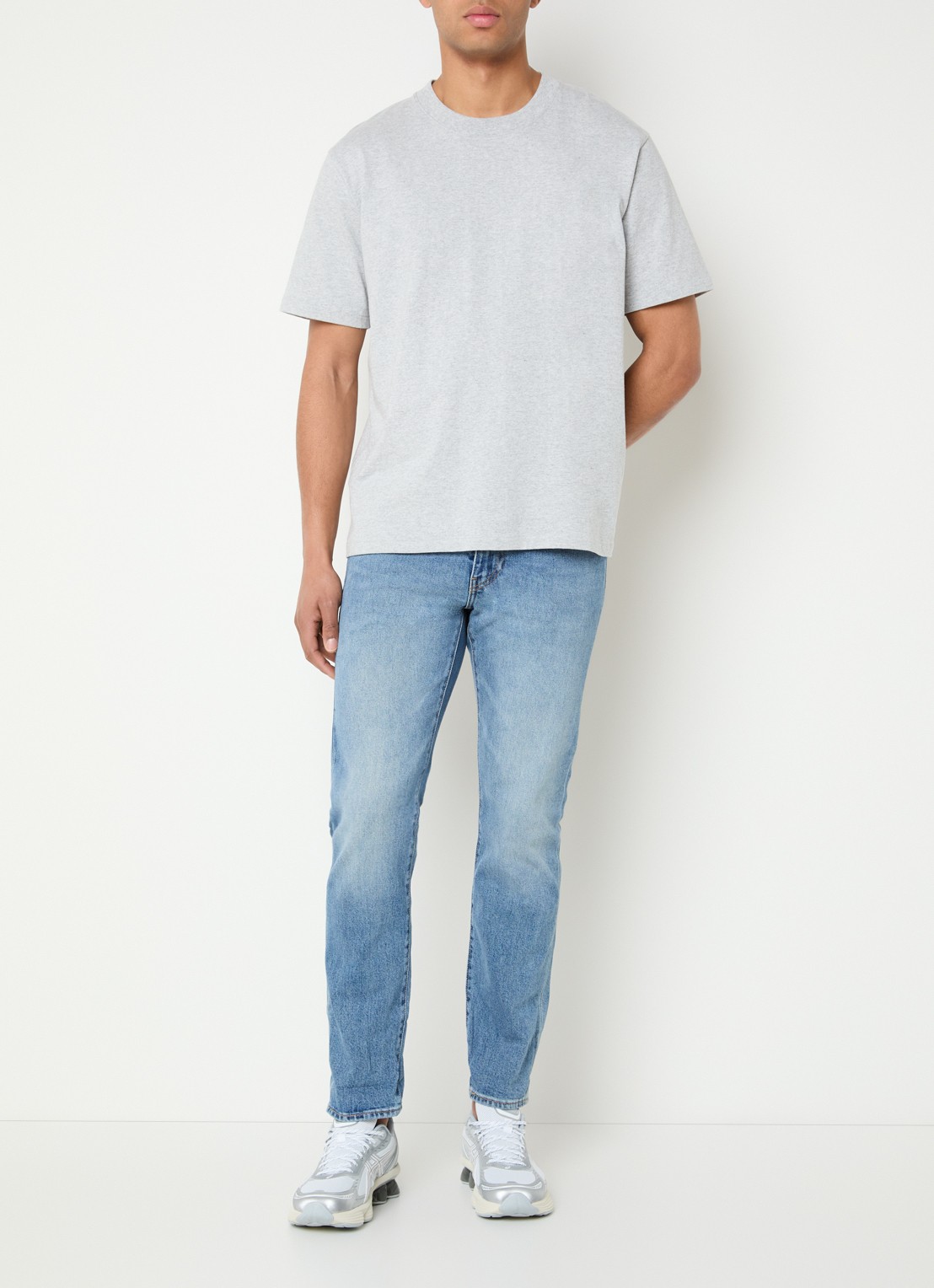 Levi's 502 tapered jeans  met medium wassing - voorkant 5 indigo