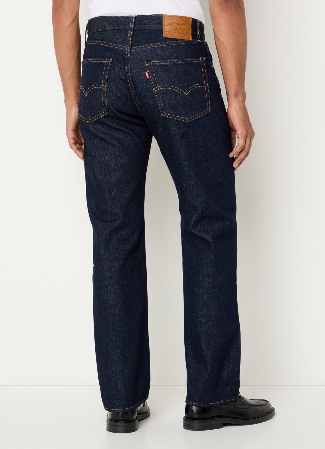 Levi's 555 straight leg jeans met donkere wassing - achterkant indigo