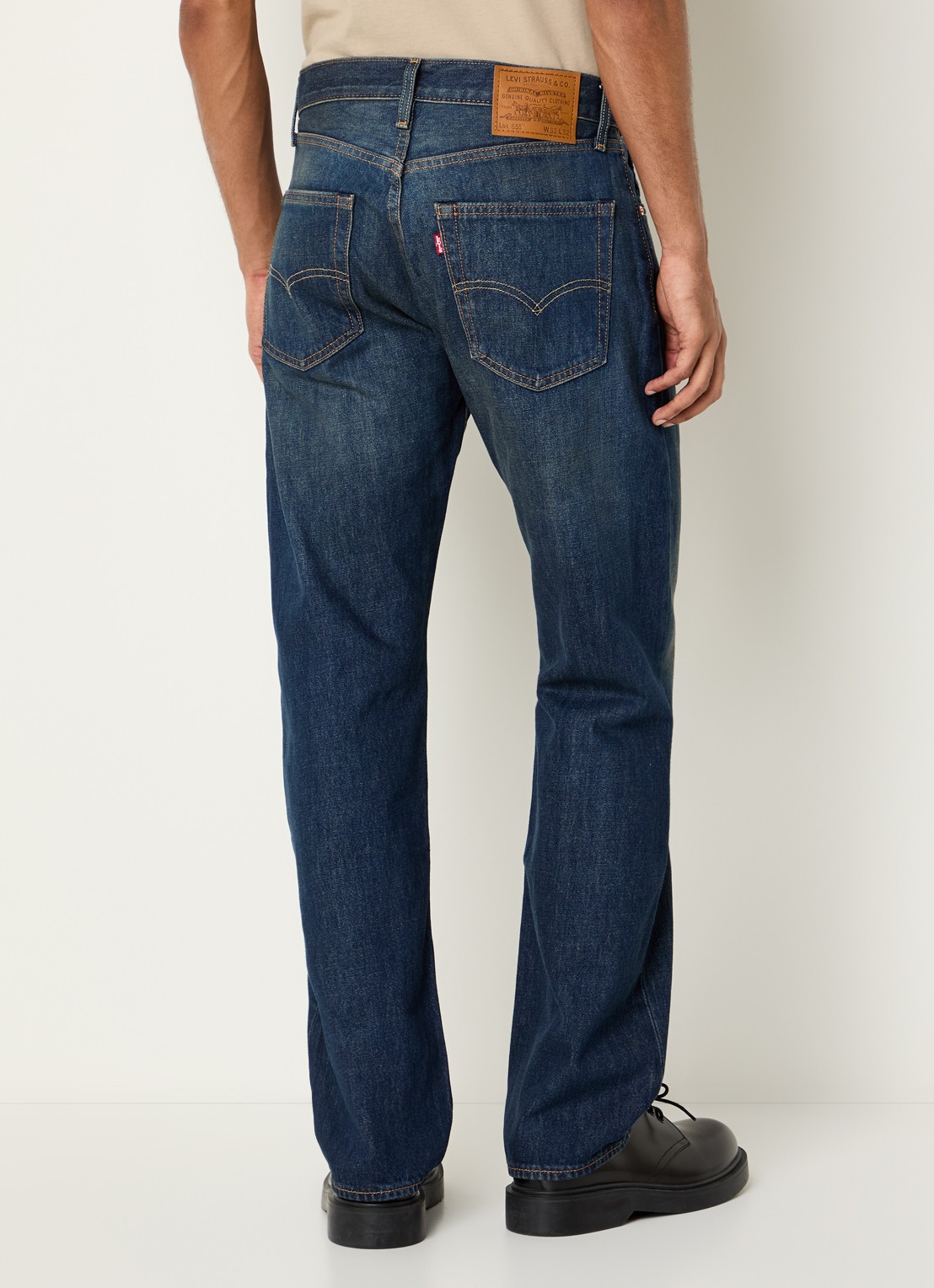 Levi's 555 straight leg jeans met donkere wassing - achterkant 5 indigo