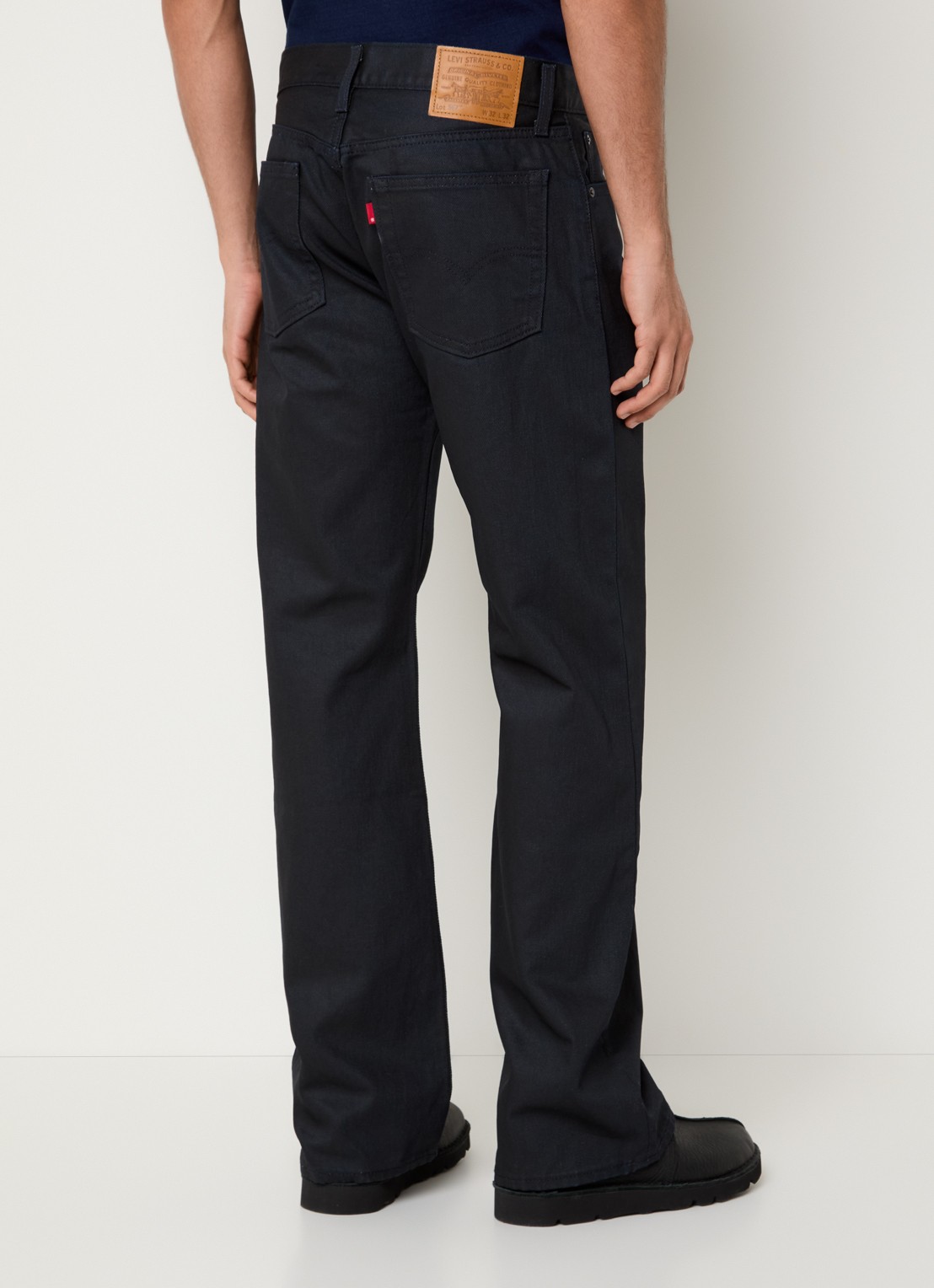 Levi's 567 loose fit jeans met donkere wassing - achterkant 3 indigo
