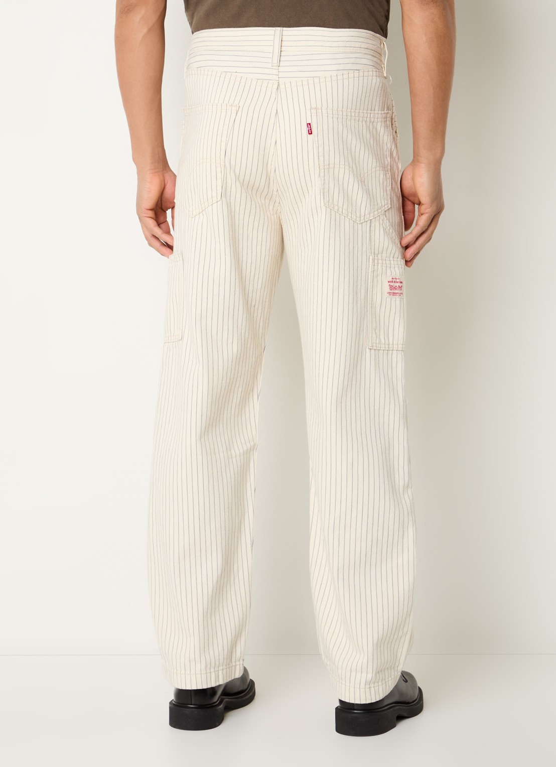 Levi's 568 Loose fit cargobroek van denim met gekleurde wassing en streepprint - achterkant 5 gebroken wit