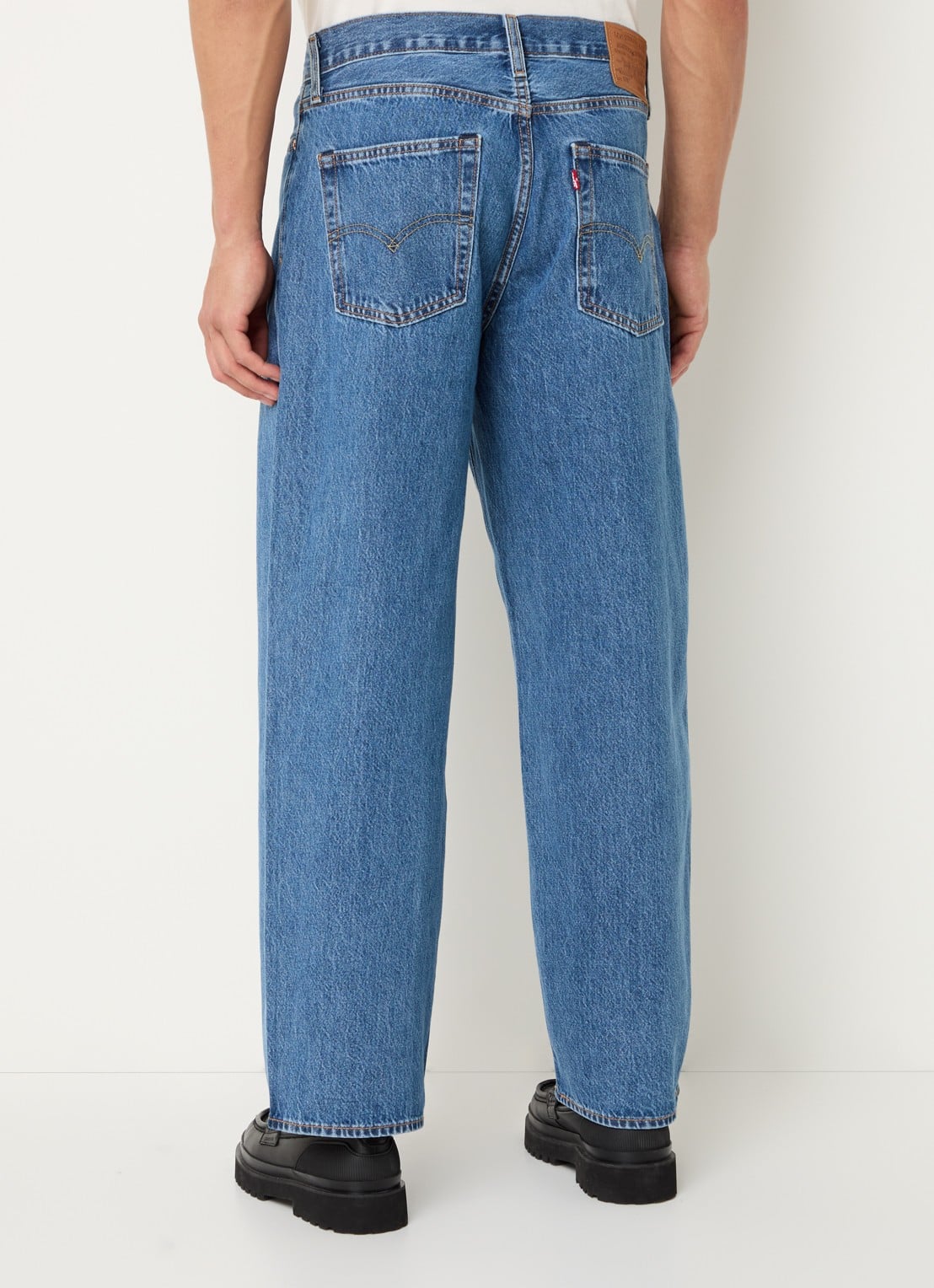 Levi's 578 straight fit jeans met medium wassing - achterkant indigo