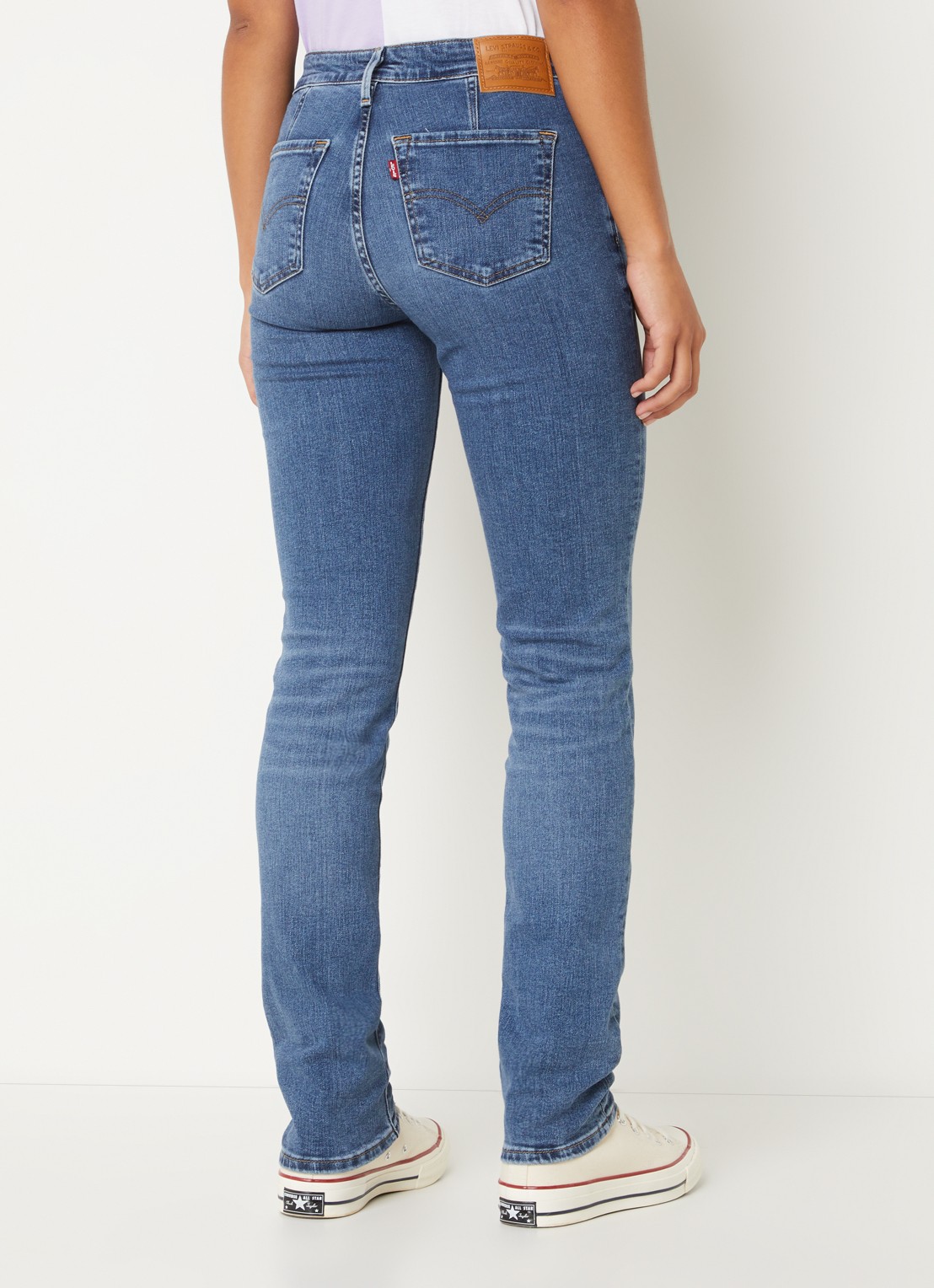 Levi's 712 mid waist slim fit jeans met donkere wassing - achterkant 3 indigo