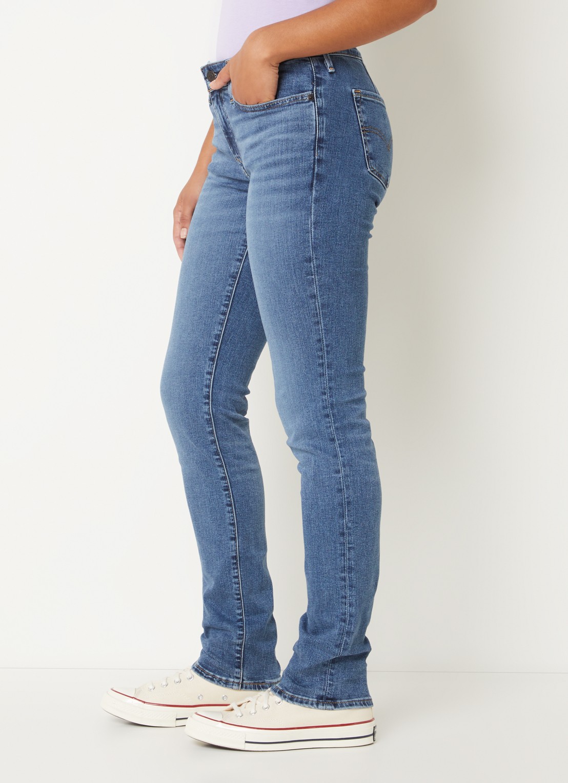 Levi's 712 mid waist slim fit jeans met donkere wassing - detail 5 indigo