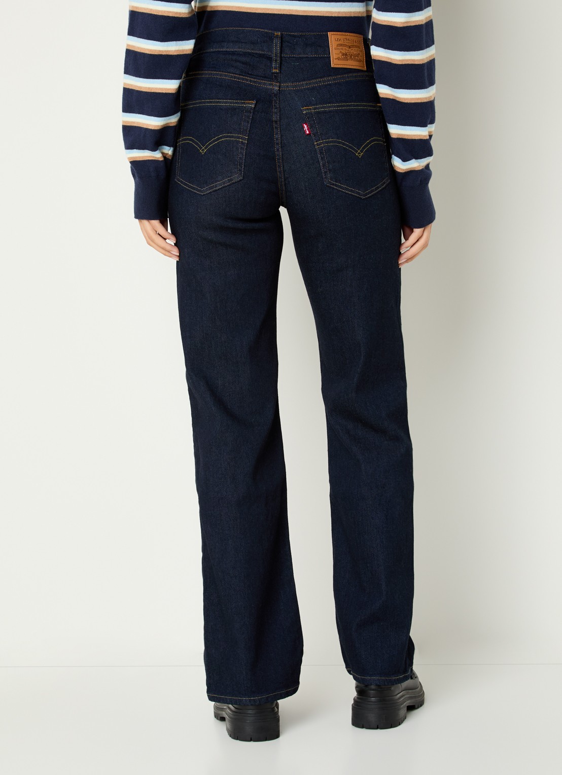 Levi's 723 high waist straight leg jeans met donkere wassing - achterkant 3 indigo