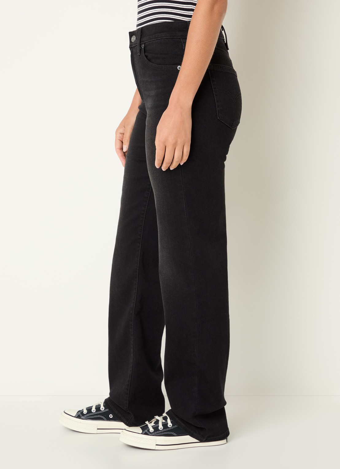 Levi's 723 mid waist bootcut jeans met gekleurde wassing - detail 4 zwart