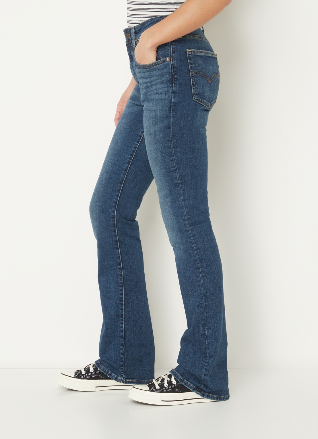 Levi's 725 High waist bootcut jeans  met medium wassing - detail 5 indigo