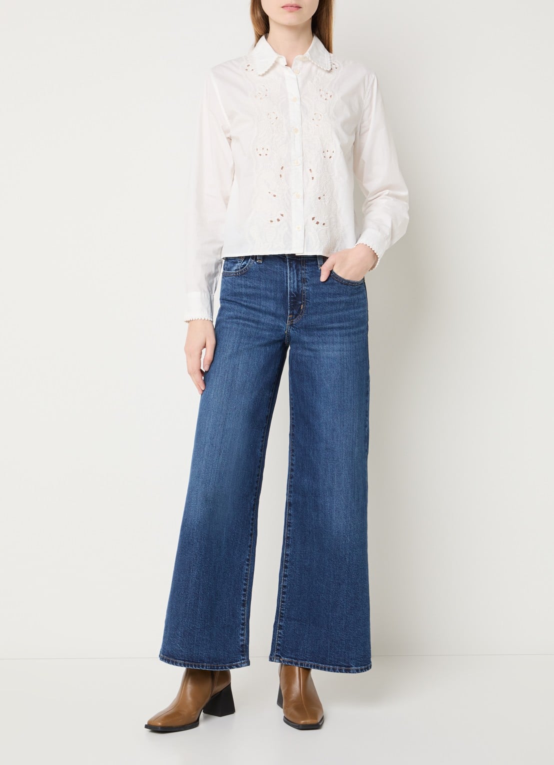 Levi's 728 High waist copped wide leg jeans met medium wassing - voorkant 3 indigo
