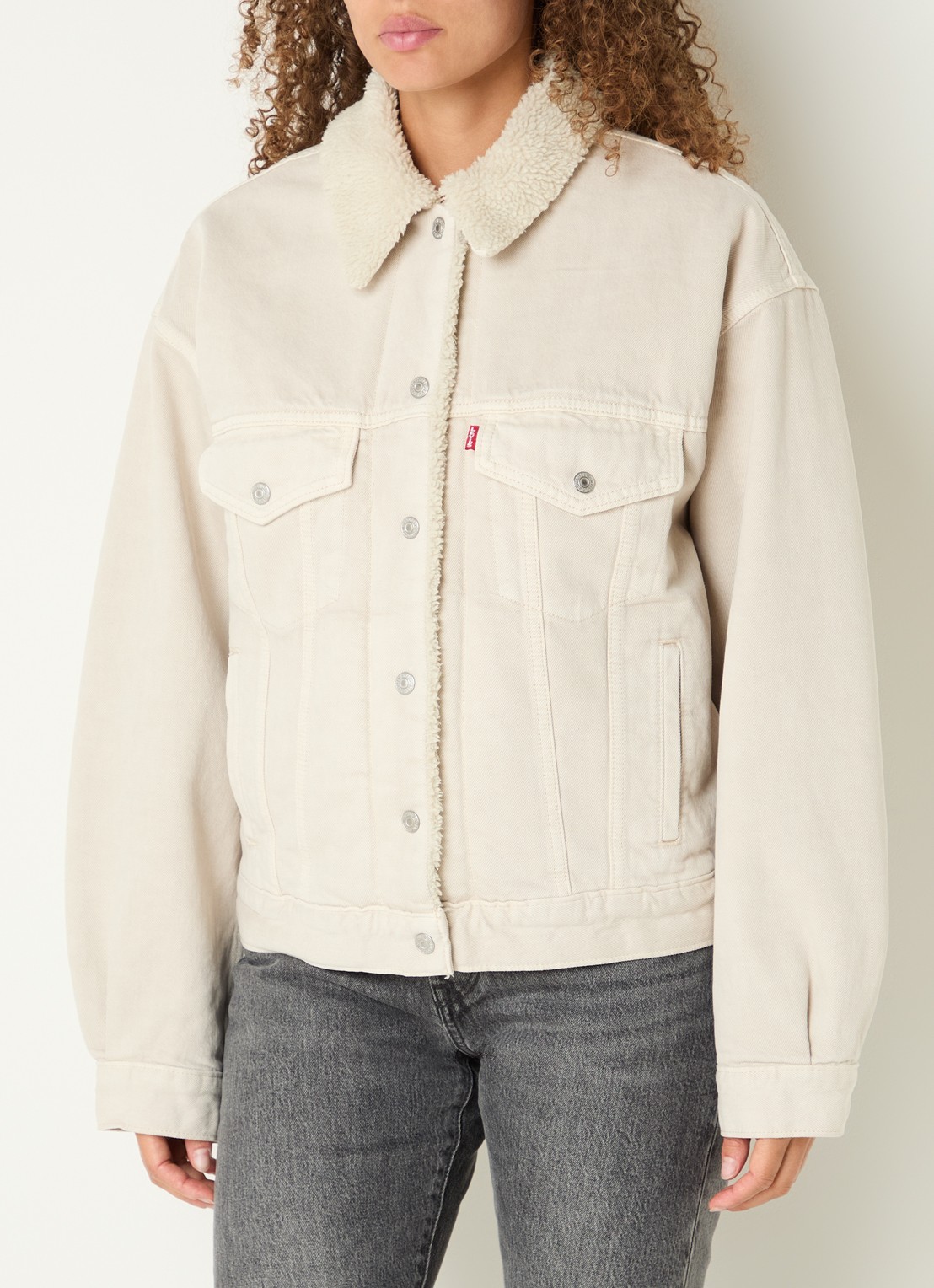 Levi's 90s Sherpa Trucker spijkerjas met teddy voering en steekzakken - detail creme