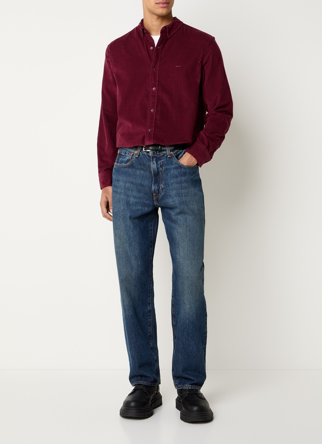 Levi's Authentic comfort fit overhemd van corduroy met logoborduring - voorkant 3 aubergine