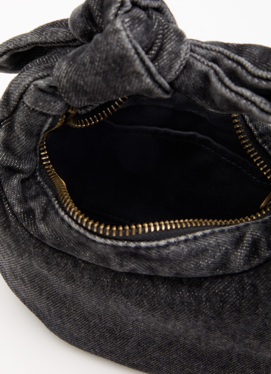 Levi's Baby Brooklyn handtas van denim - detail 2 zwart