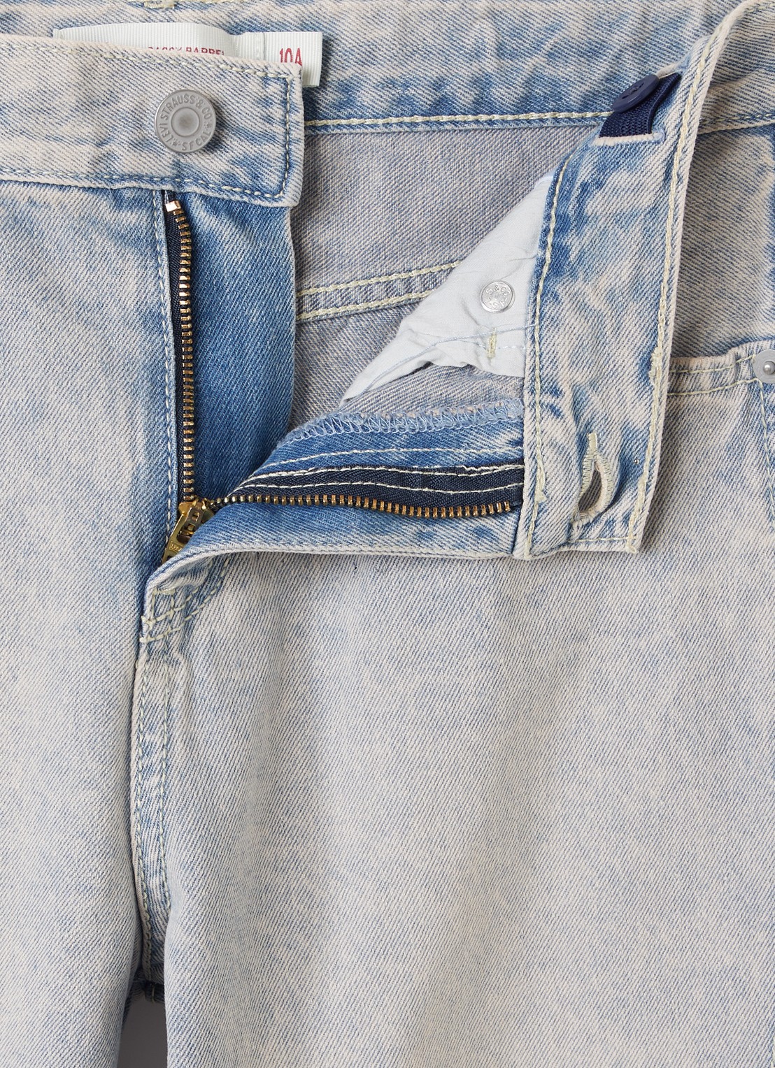 Levi's Balloon fit jeans met lichte wassing - detail indigo
