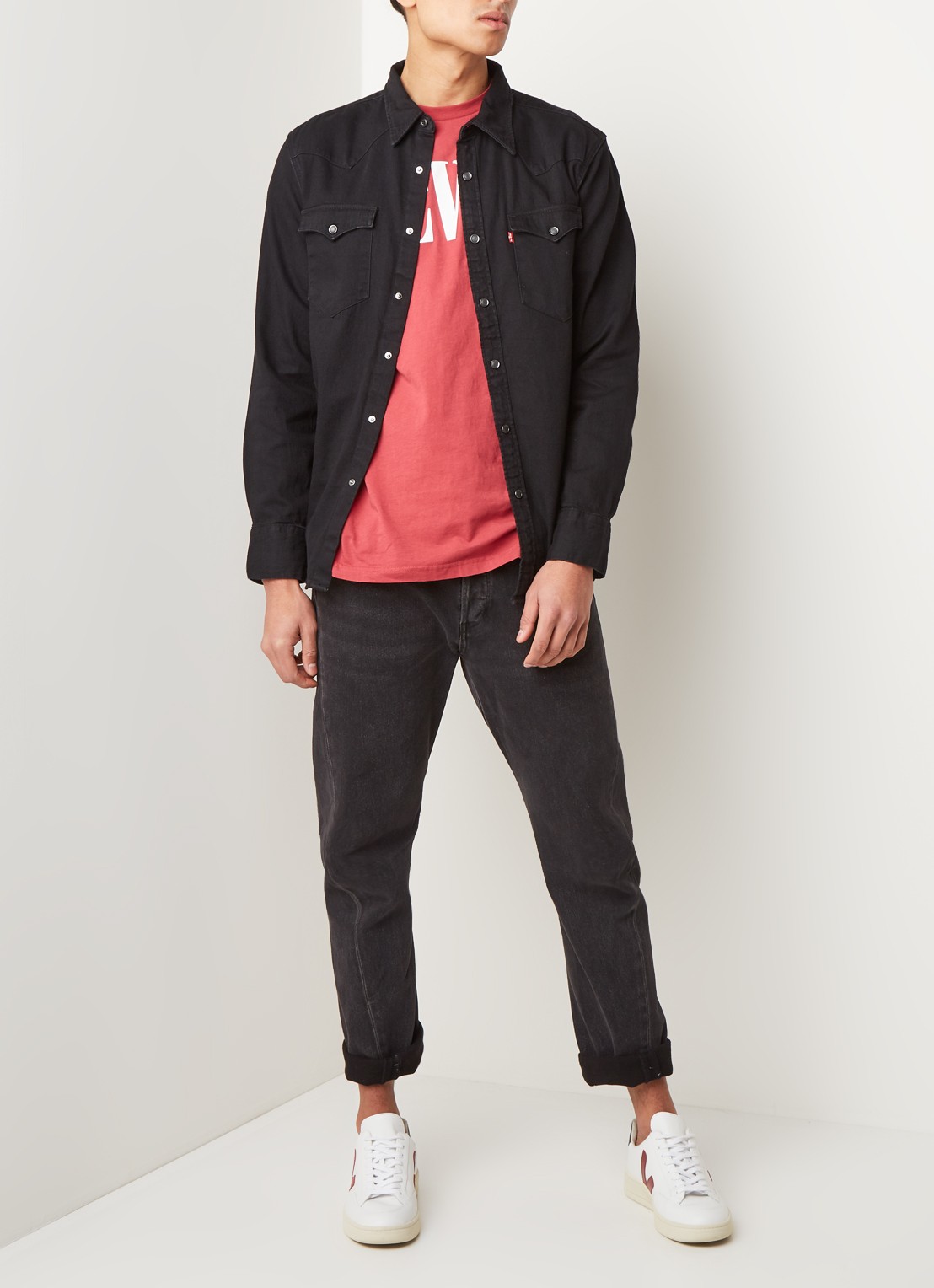 Levi's Barstow regular fit overhemd van denim met klepzakken - voorkant 4 zwart