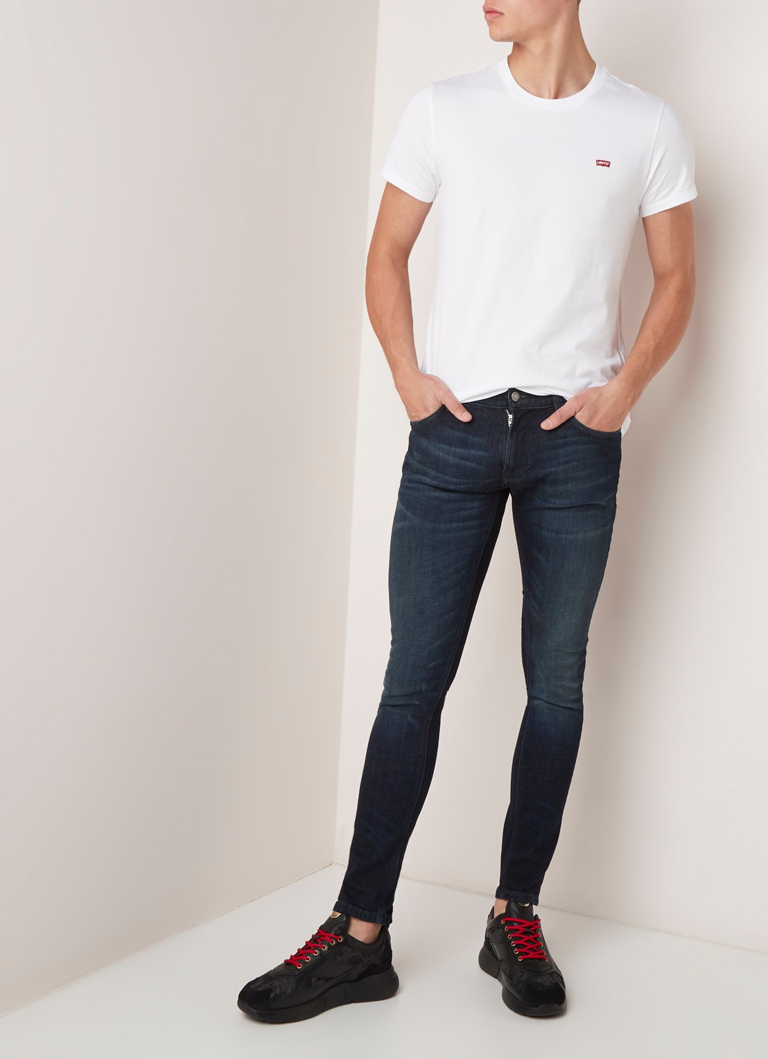Levi's Basic T-shirt van katoen met logo - voorkant 2 wit