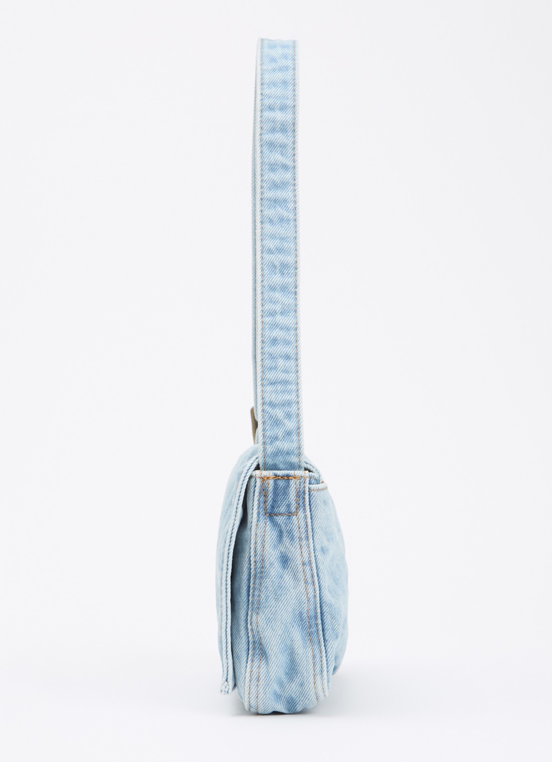 Levi's Brannan schoudertas van denim met verstelbare schouderriem - detail 3 lichtblauw