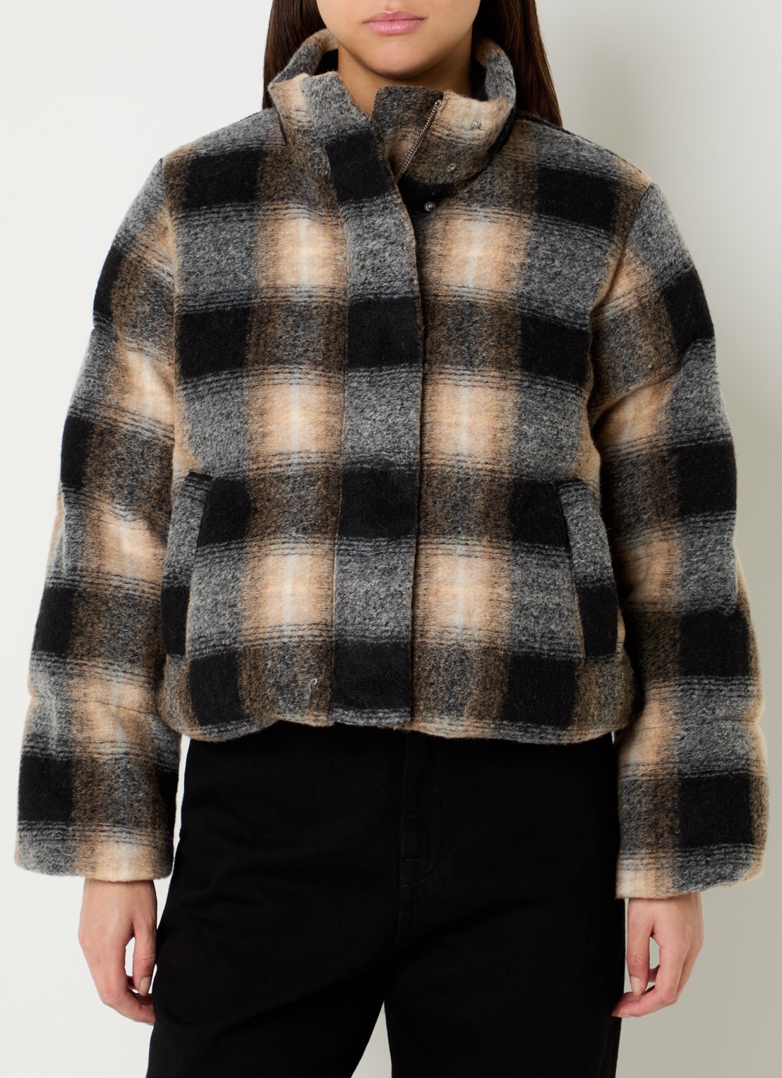 Levi's Brynn puffer jack in wolblend met ruitdessin - detail 3 lichtbruin