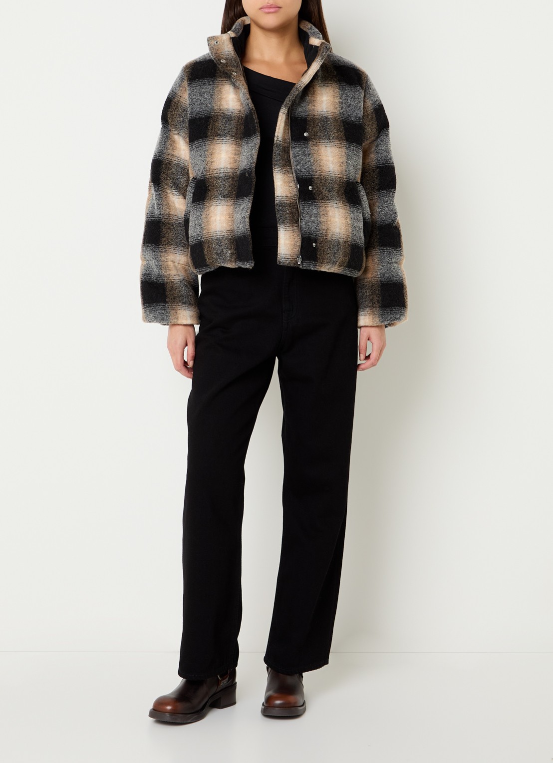 Levi's Brynn puffer jack in wolblend met ruitdessin - voorkant 2 lichtbruin