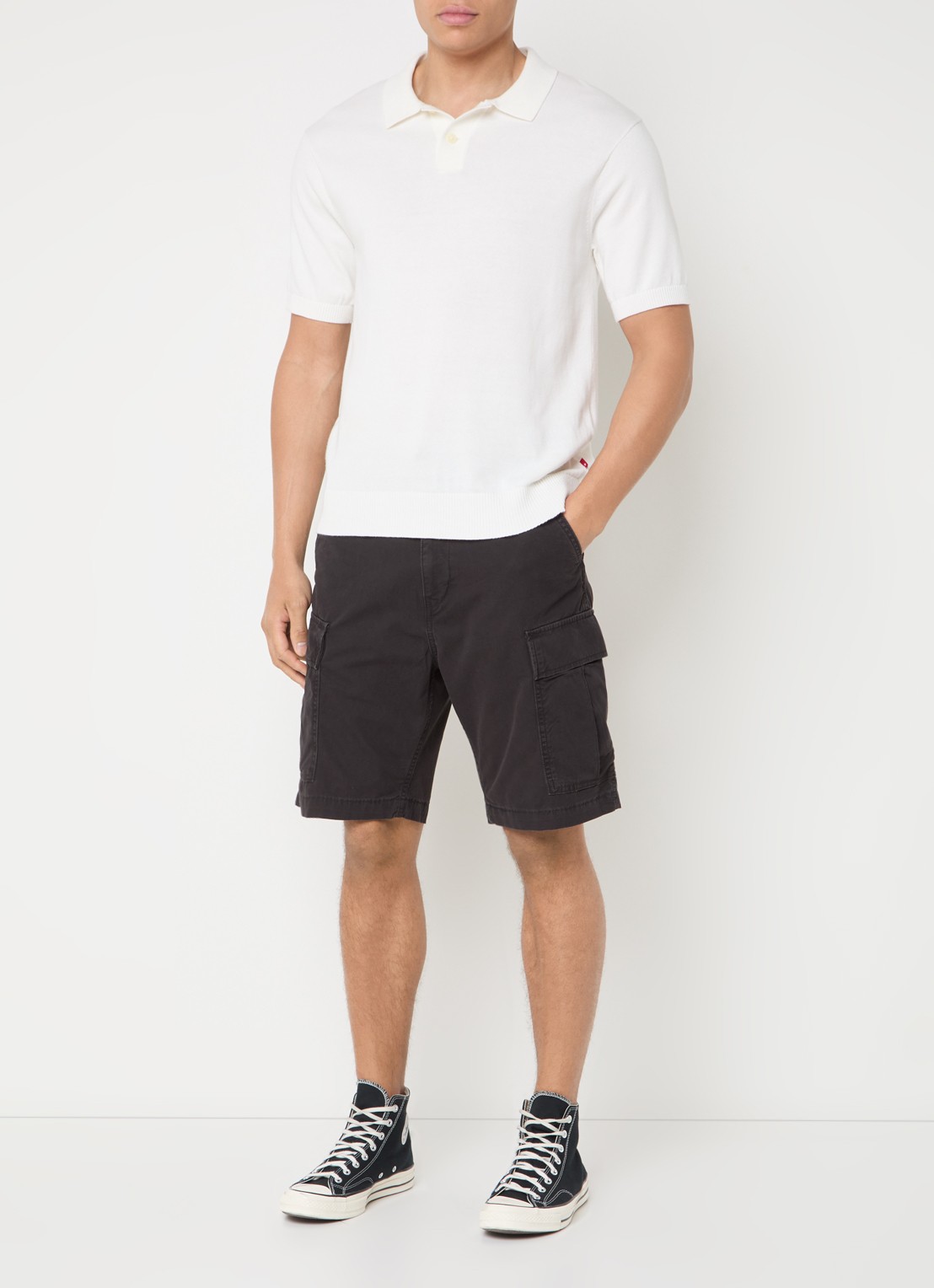 Levi's Carrier loose fit korte cargobroek met klepzakken - voorkant 4 zwart