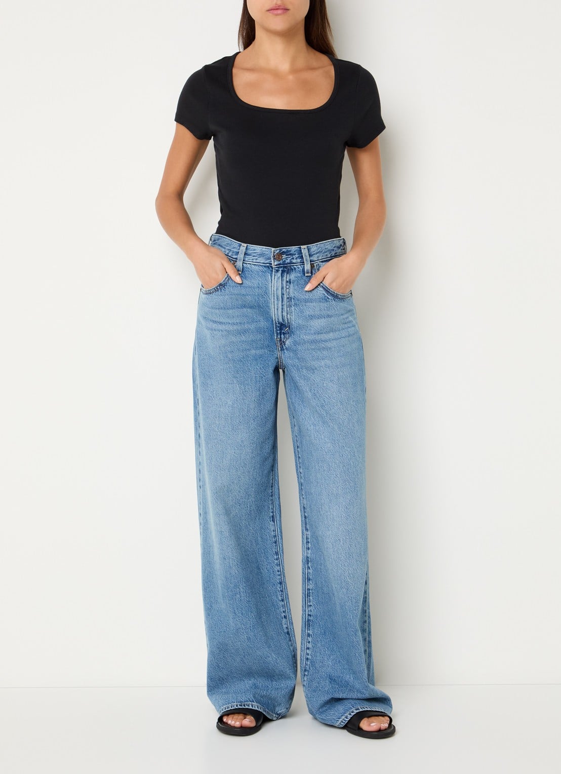 Levi's Cinch high waist wide leg jeans met medium wassing - voorkant 2 indigo