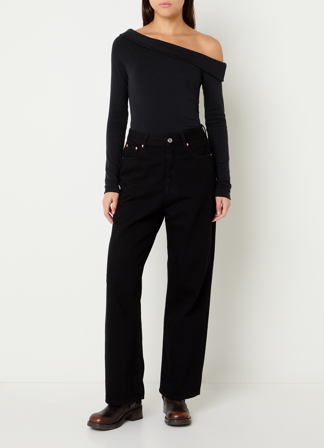 Levi's Clara one shoulder top met overslag - voorkant 2 zwart