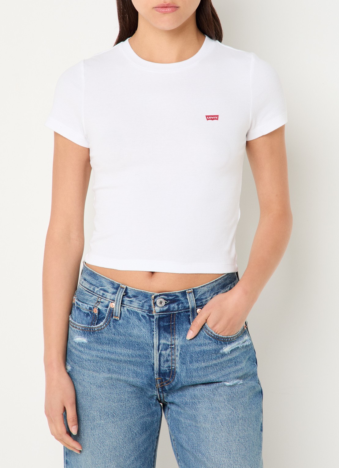 Levi's Cropped T-shirt met ribstructuur - detail 4 wit