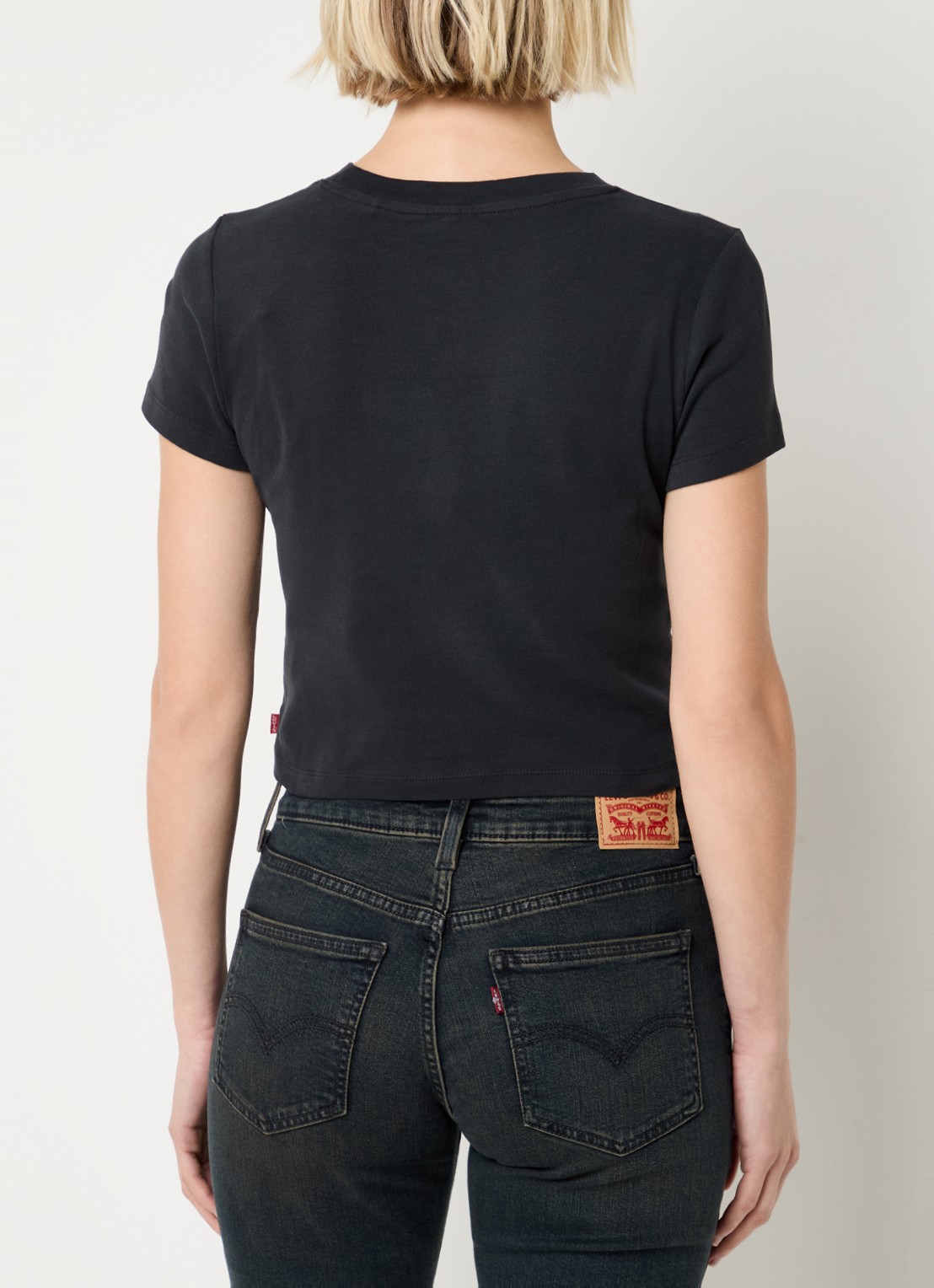 Levi's Cropped T-shirt met ronde hals - achterkant 2 zwart