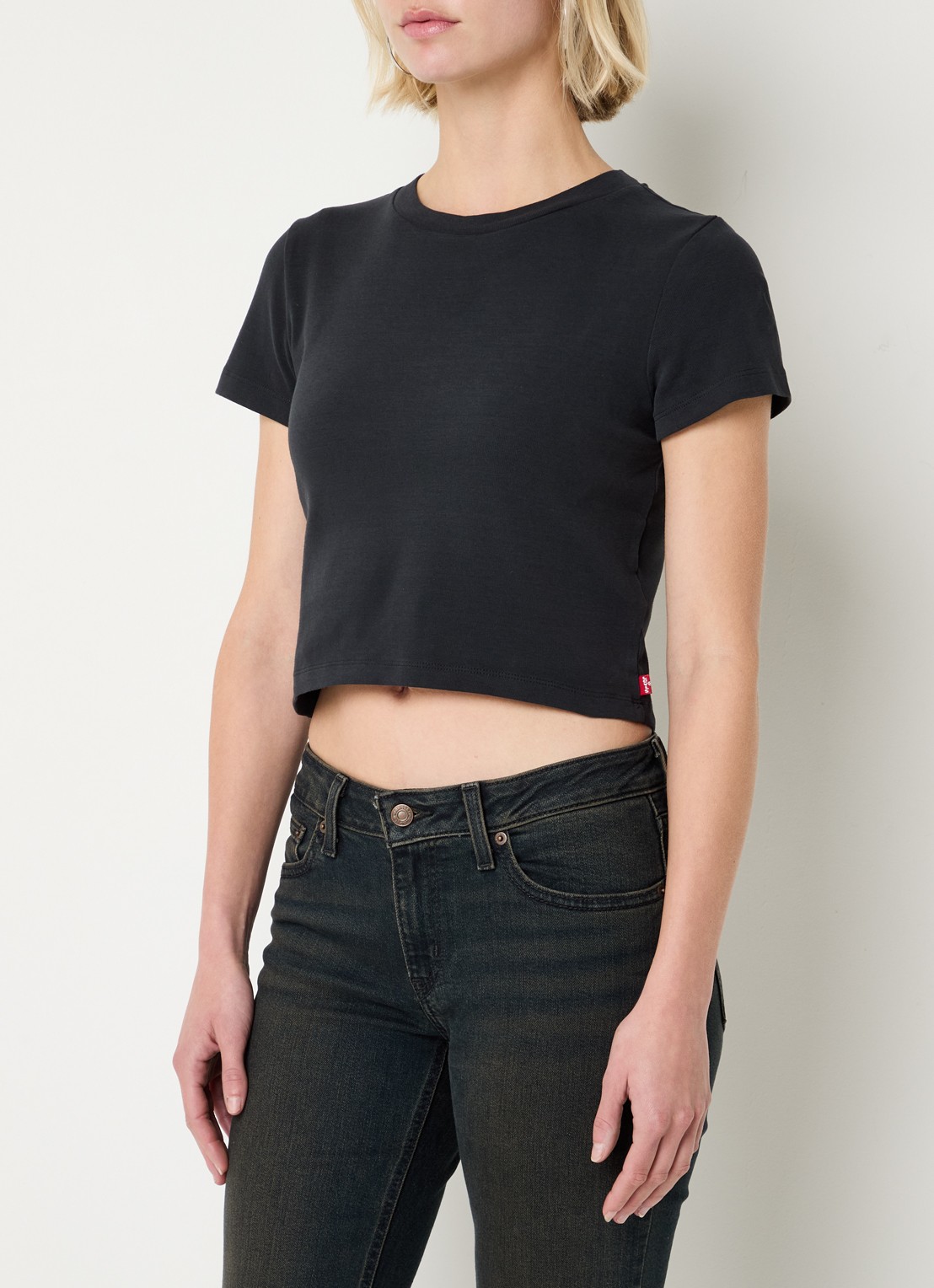 Levi's Cropped T-shirt met ronde hals - detail zwart