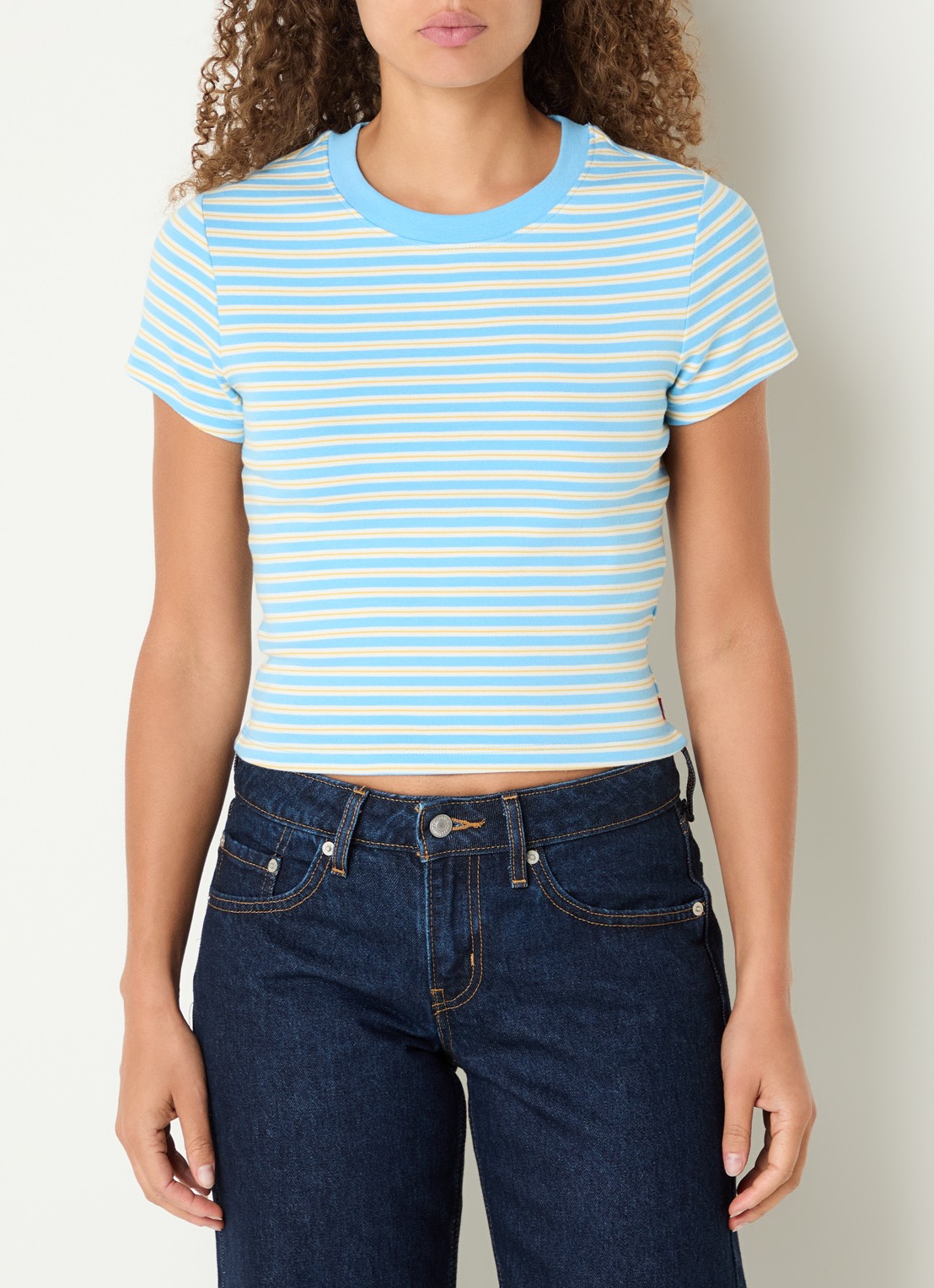 Levi's Cropped T-shirt met streepprint - detail 4 lichtblauw