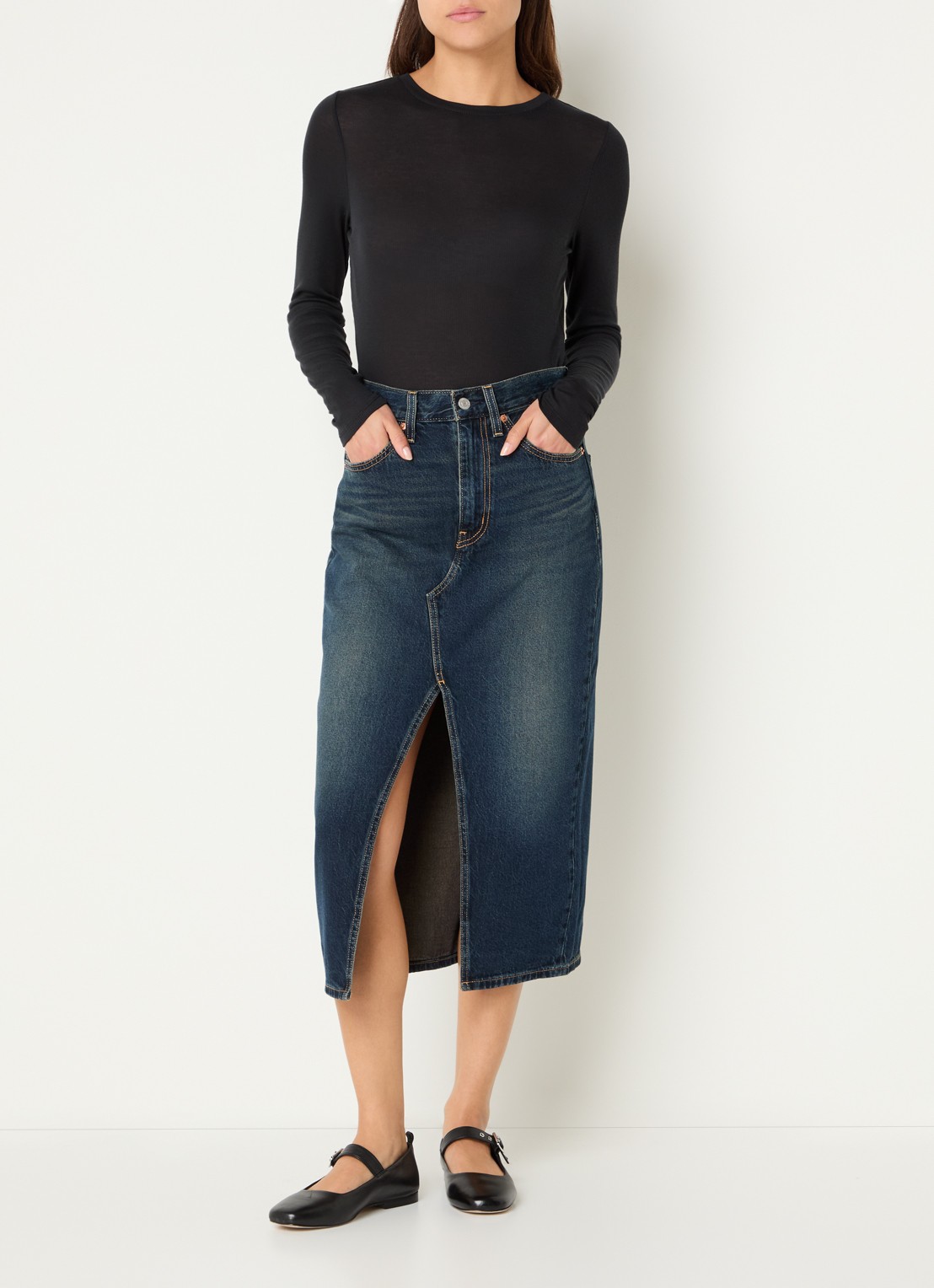 Levi's Decon midi spijkerrok met steekzakken en split - voorkant 4 indigo