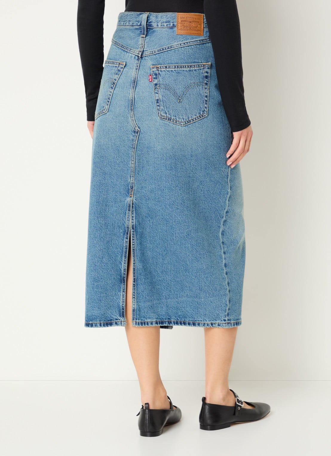 Levi's Decon midi spijkerrok met steekzakken en split - achterkant 4 indigo