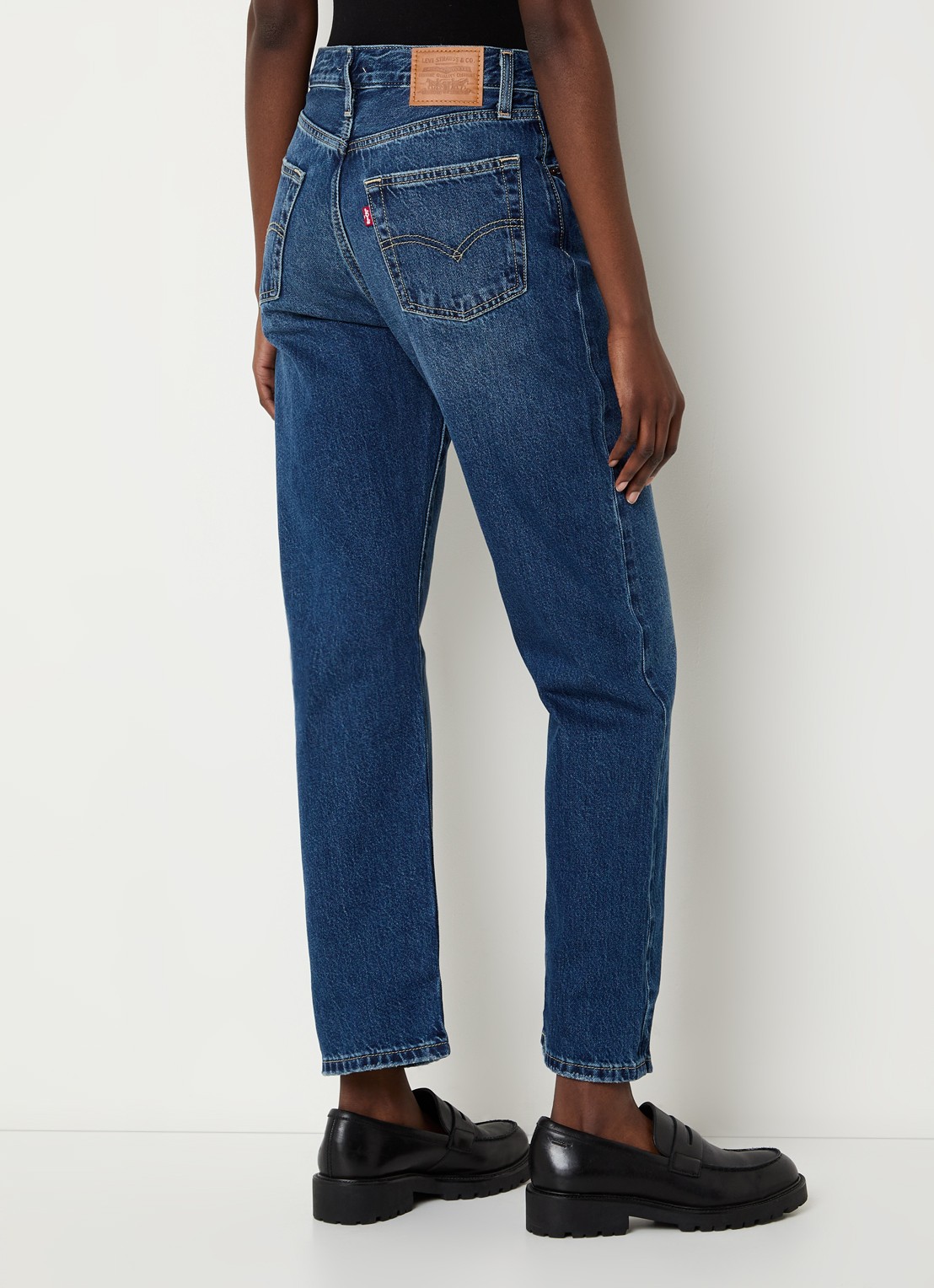 Levi's Easy Dad high waist straight leg jeans met medium wassing - achterkant 8 indigo